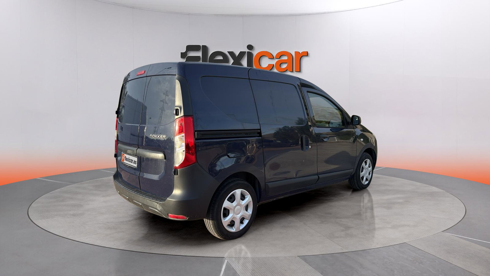https://cdn-flexicar.caraffinity.it/public_appraisal_images_pro/images/stock/240631/HML52PA0YW__img-f0d2eac6-d446-48fe-9068-c5d6a814f534.jpeg