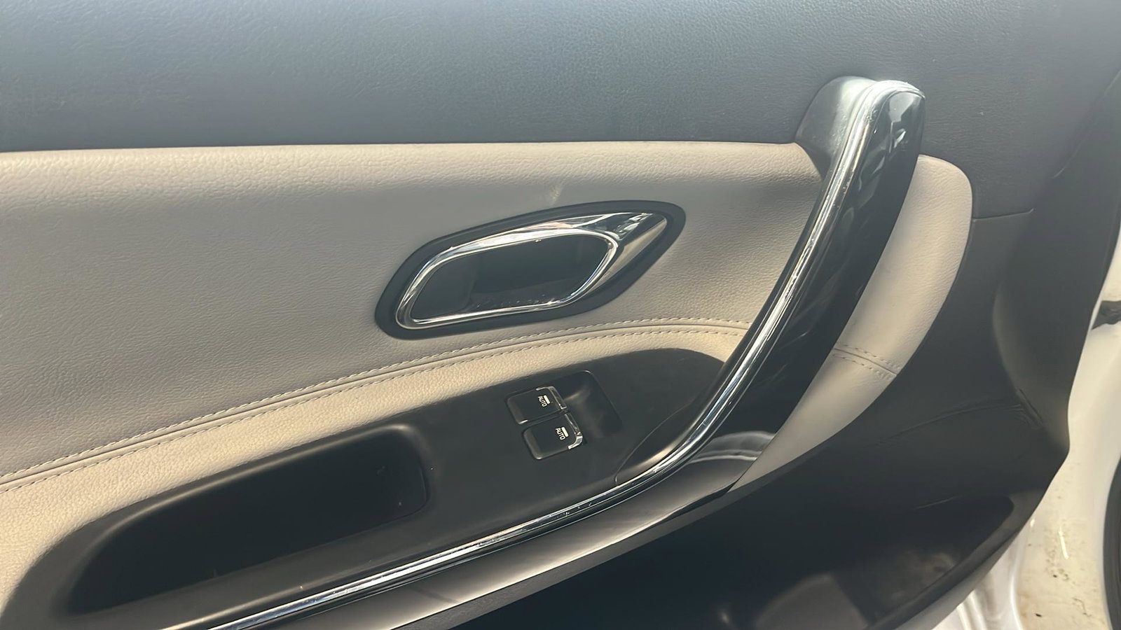 https://cdn-flexicar.caraffinity.it/public_appraisal_images_pro/images/stock/241798/NoyLReUeXs__img-02f7db3e-2aef-4a2a-912a-bbfa7b612eda.jpeg