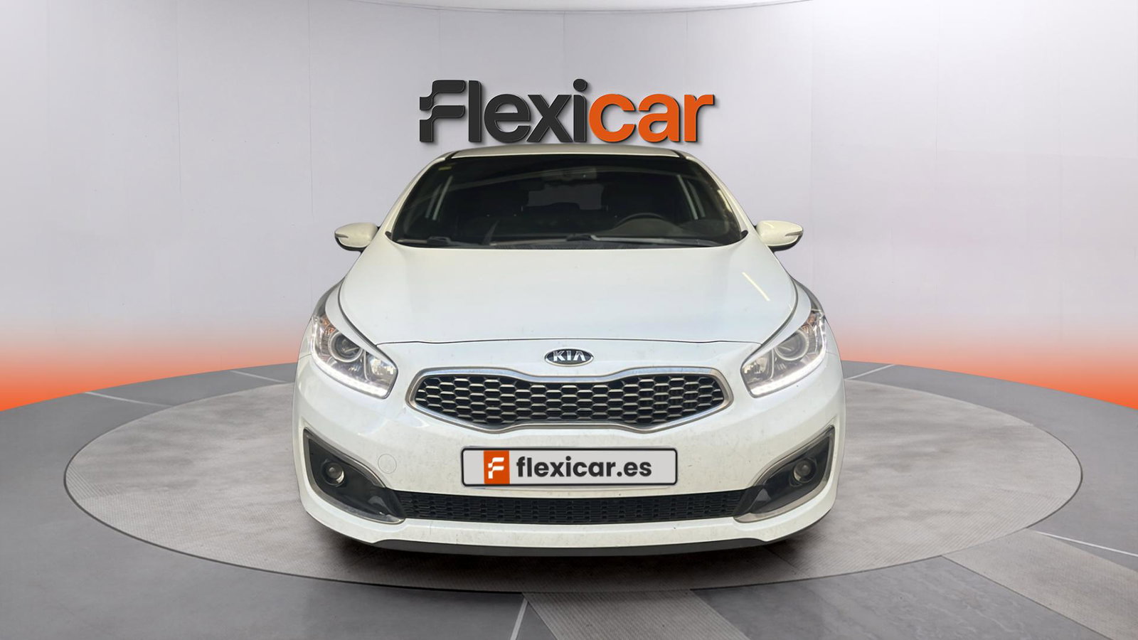 https://cdn-flexicar.caraffinity.it/public_appraisal_images_pro/images/stock/241798/fl3UOLXaBX__img-97415382-05e6-4a37-9e78-71b7b081a946.jpeg