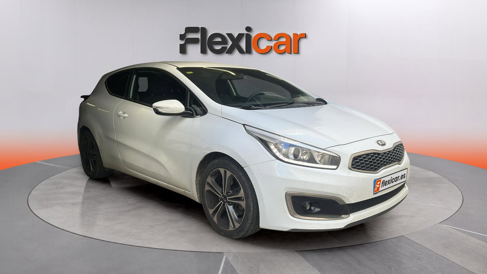 https://cdn-flexicar.caraffinity.it/public_appraisal_images_pro/images/stock/241798/iaaGidxZWA__img-fc6e84b3-a709-438f-ac9f-a48dceb82f62.jpeg?format=jpeg