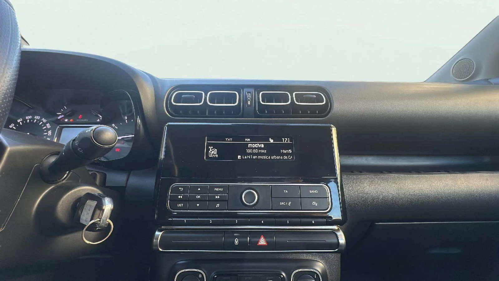 https://cdn-flexicar.caraffinity.it/public_appraisal_images_pro/images/stock/242291/8EMeJqf7Og__7370KJM_baebdb2b8a7a455baf0833879074eb8e_Interior_10.jpeg.jpg