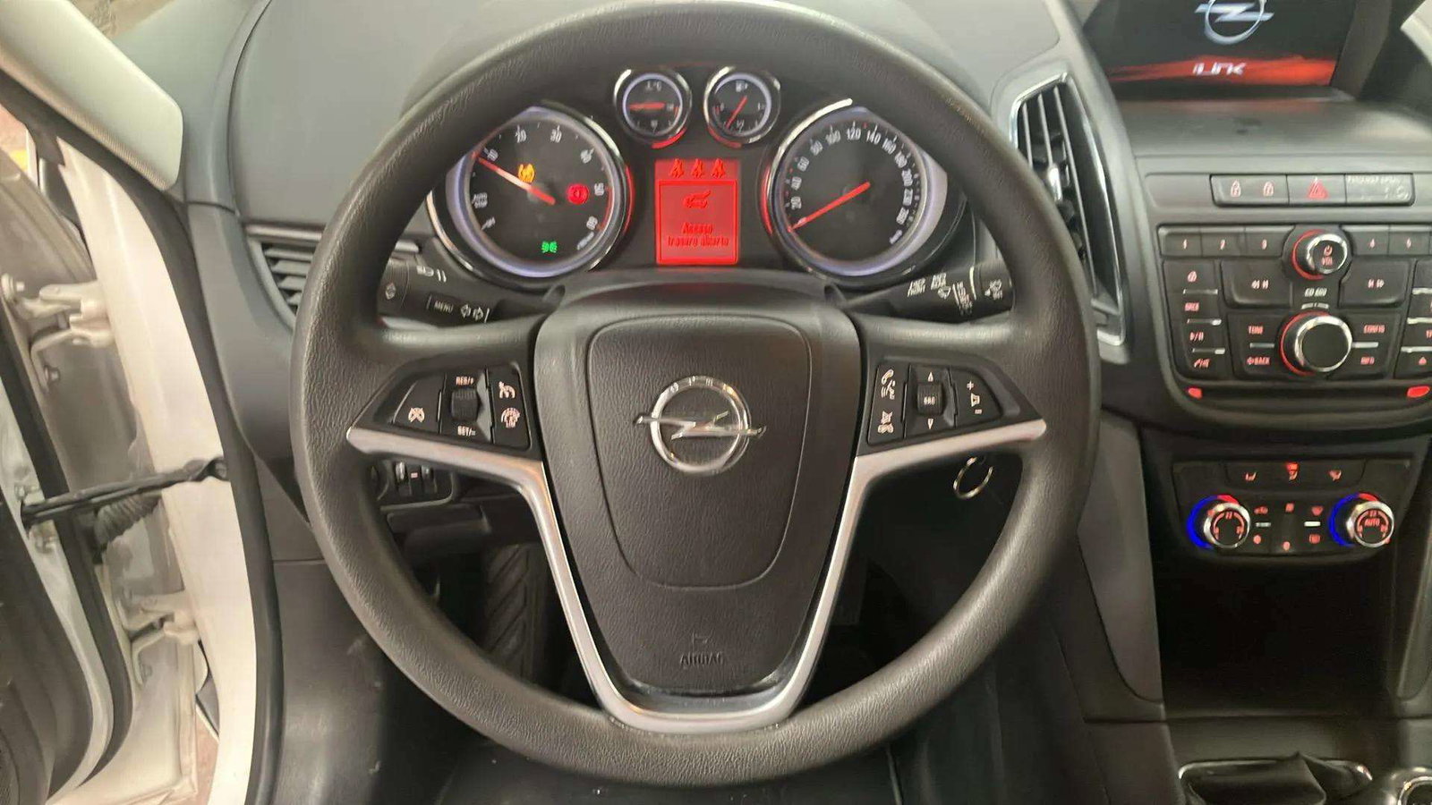 https://cdn-flexicar.caraffinity.it/public_appraisal_images_pro/images/stock/242534/g68YZjgrmq__8501JMR_e02bfdd6d0c14832bbd0f07317539e0f_Interior_12.jpeg.jpg