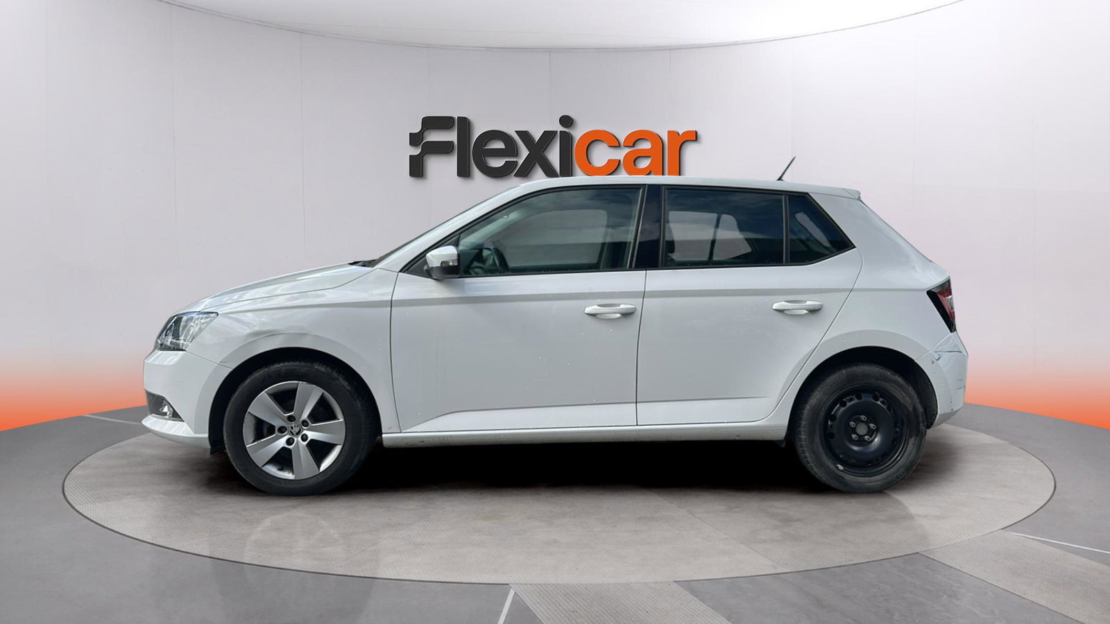https://cdn-flexicar.caraffinity.it/public_appraisal_images_pro/images/stock/242601/FDp5kFFVi0__img-bc880a5b-2511-482c-87bd-1125bb08bd3b.jpeg
