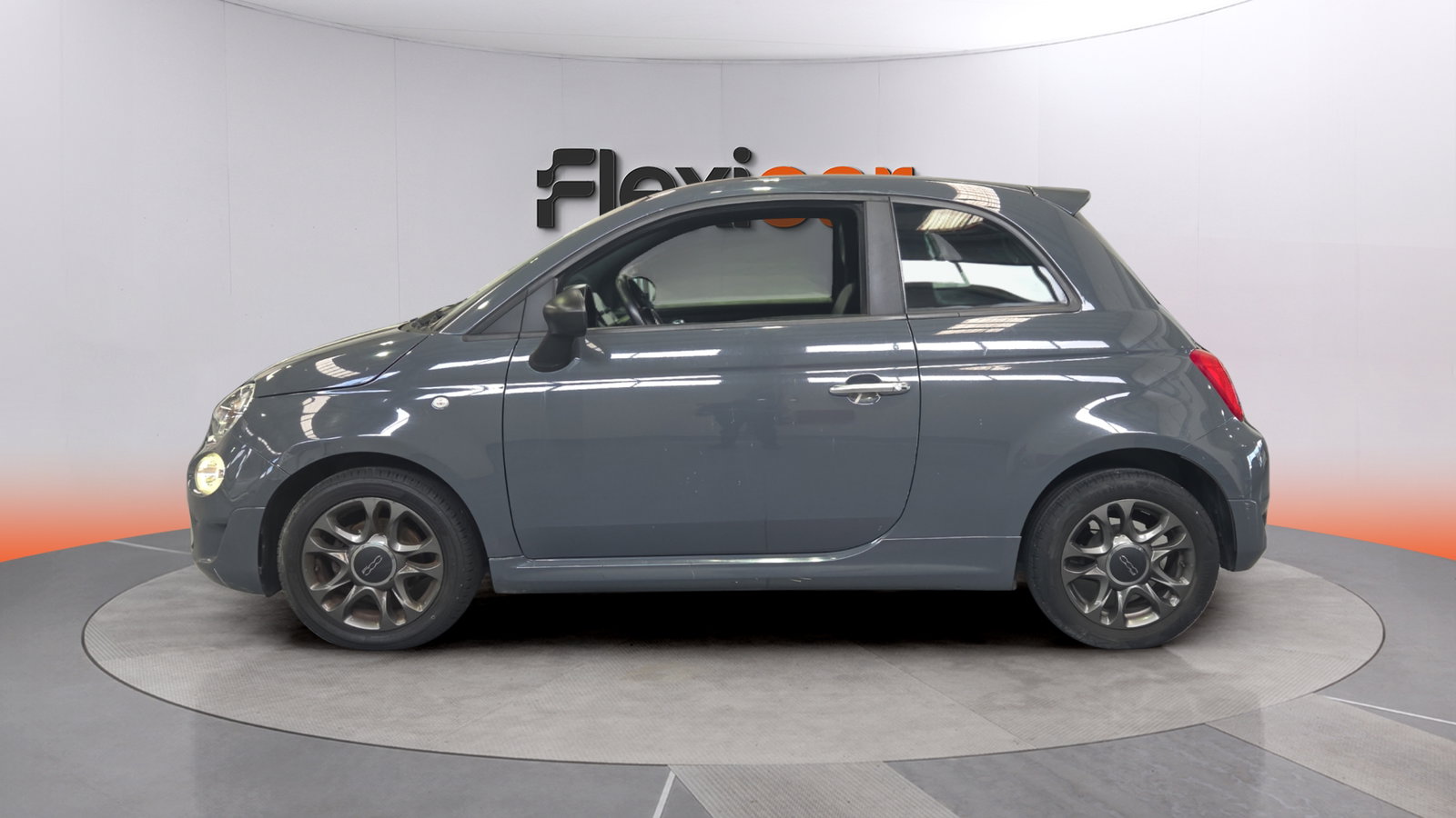 https://cdn-flexicar.caraffinity.it/public_appraisal_images_pro/images/stock/244425/wxDEtm9QXg__img-35ac8250-c6a6-4fa3-aedd-81c52908a844.jpeg