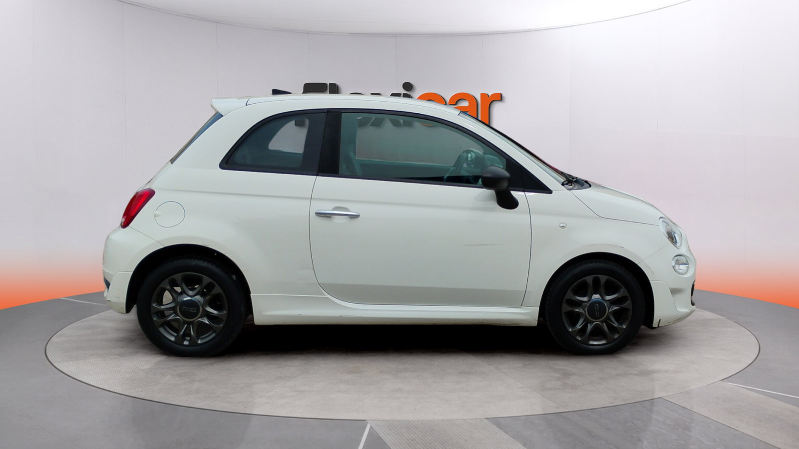 https://cdn-flexicar.caraffinity.it/public_appraisal_images_pro/images/stock/244435/JeZGdZN89K__img-d9cf4c9e-601b-40cc-8b0b-c7e8f8568f91.jpeg