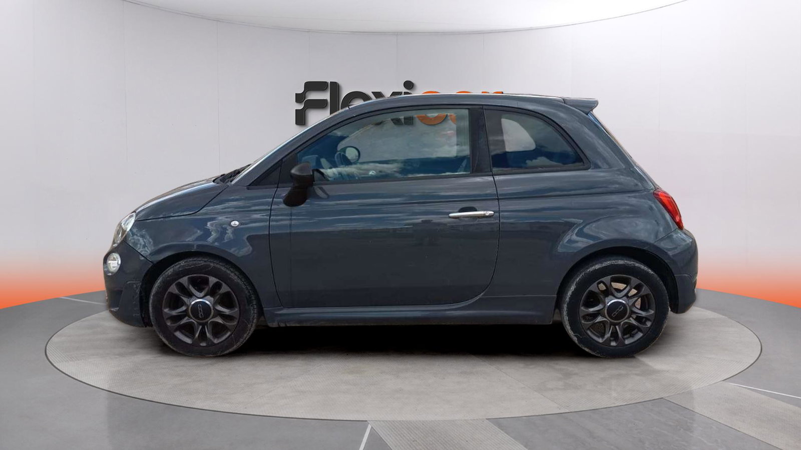 https://cdn-flexicar.caraffinity.it/public_appraisal_images_pro/images/stock/244439/bbpGq4ER33__img-a51ed157-6f8d-4902-a16d-fca9ebd7.jpeg