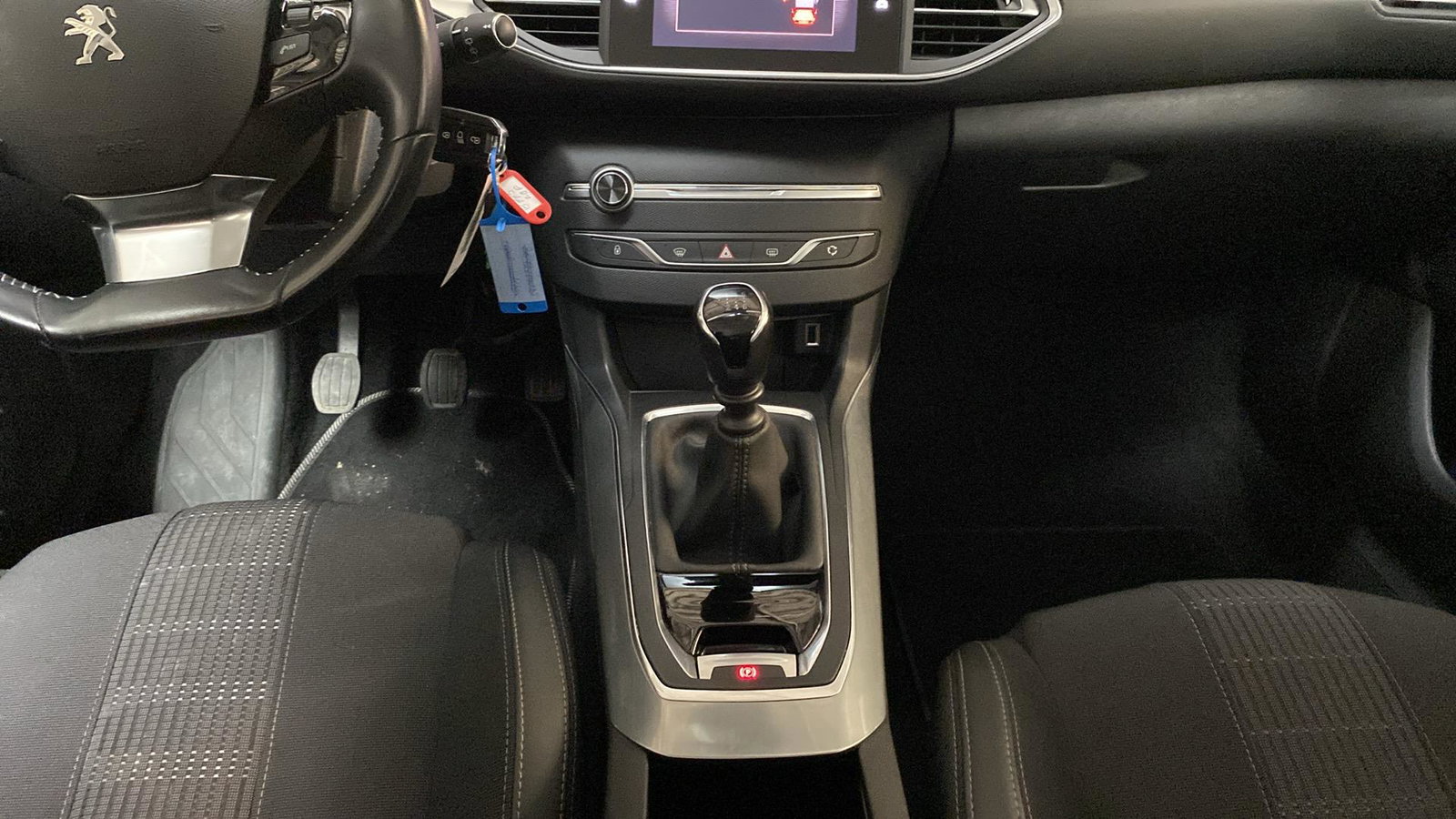 https://cdn-flexicar.caraffinity.it/public_appraisal_images_pro/images/stock/244491/4UkXCdUED6__img-e43e3d9c-1533-445e-aab0-30bab2ba0d8a.jpeg