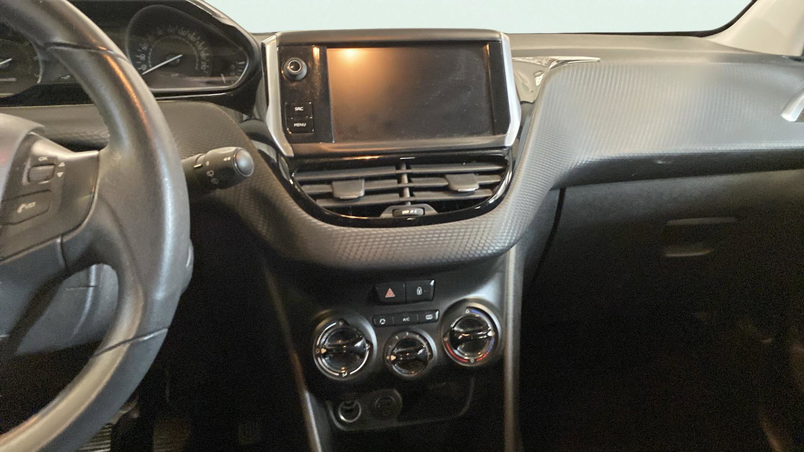 https://cdn-flexicar.caraffinity.it/public_appraisal_images_pro/images/stock/245827/zEd0u9ZGWs__img-fcb03e06-5592-4dd6-b55c-e3ab2cb00d1d.jpeg