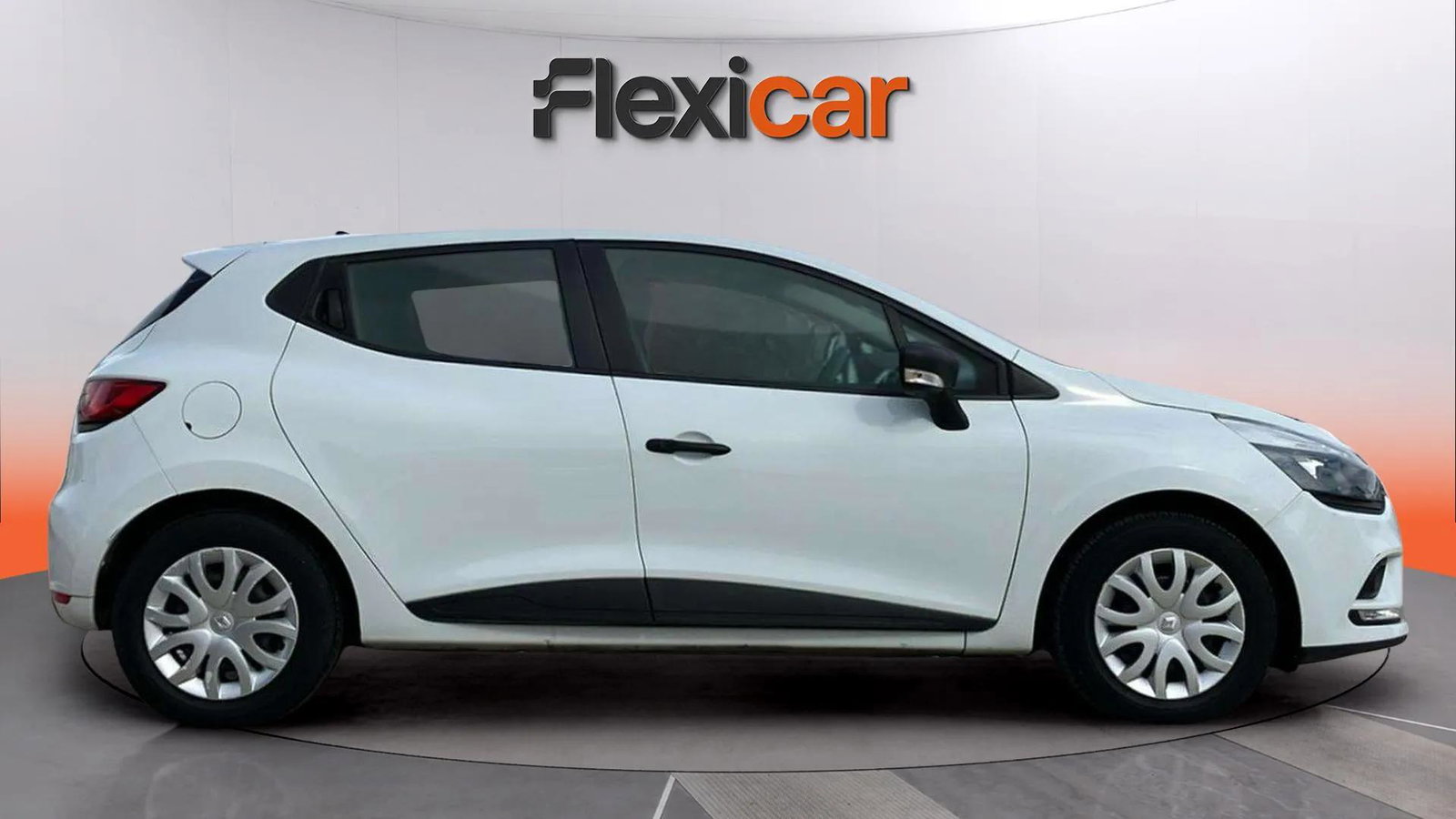 https://cdn-flexicar.caraffinity.it/public_appraisal_images_pro/images/stock/245876/z7NppWhNWh__8.jpg