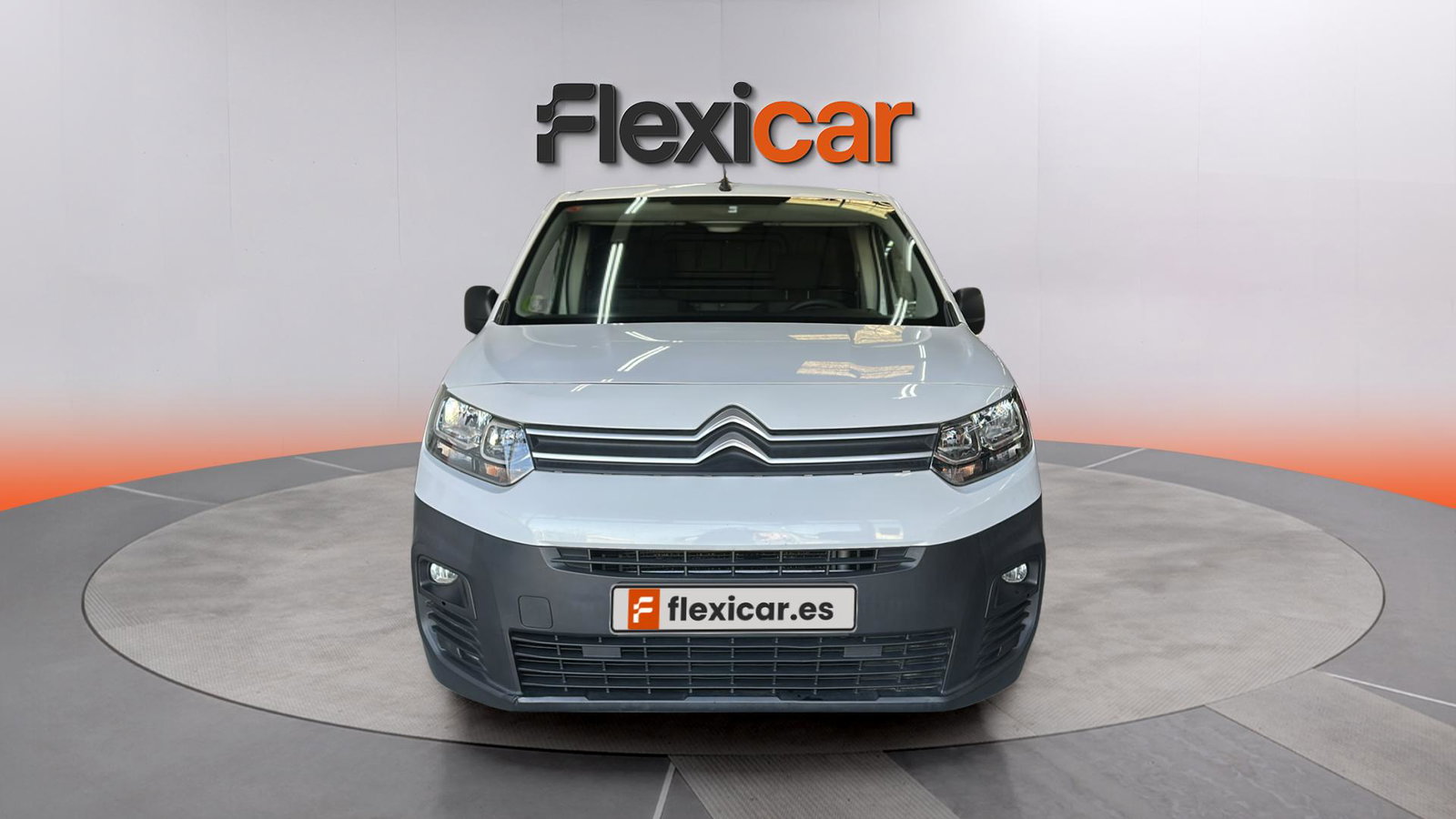 https://cdn-flexicar.caraffinity.it/public_appraisal_images_pro/images/stock/248720/6BtfxVlQbU__img-c1c25221-d786-48e3-9967-c4db793a83c3.jpeg