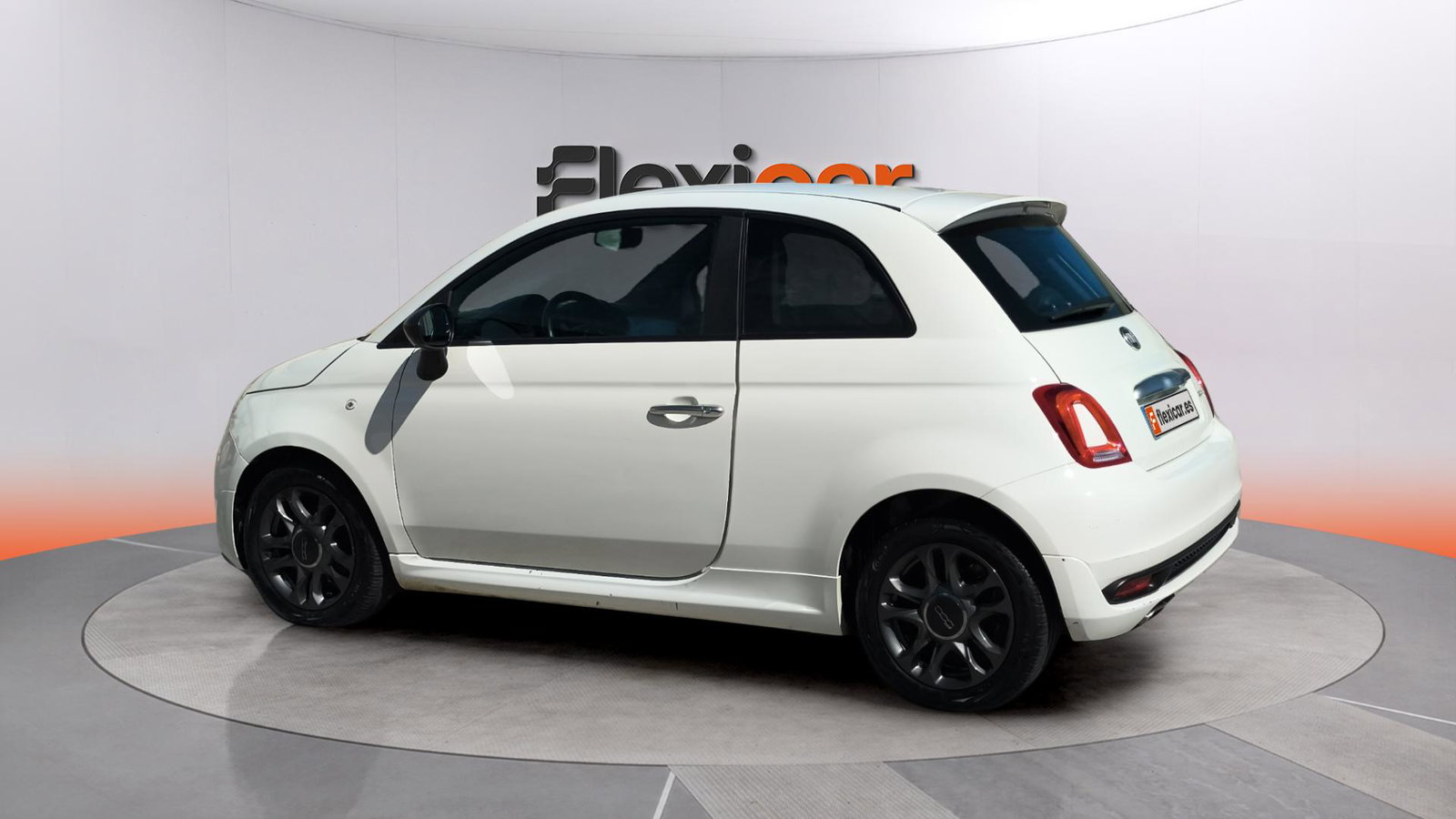 https://cdn-flexicar.caraffinity.it/public_appraisal_images_pro/images/stock/250271/UYcO2k9fjt__img-51883b8f-0e9c-40e2-8749-8fce58098d17.jpeg