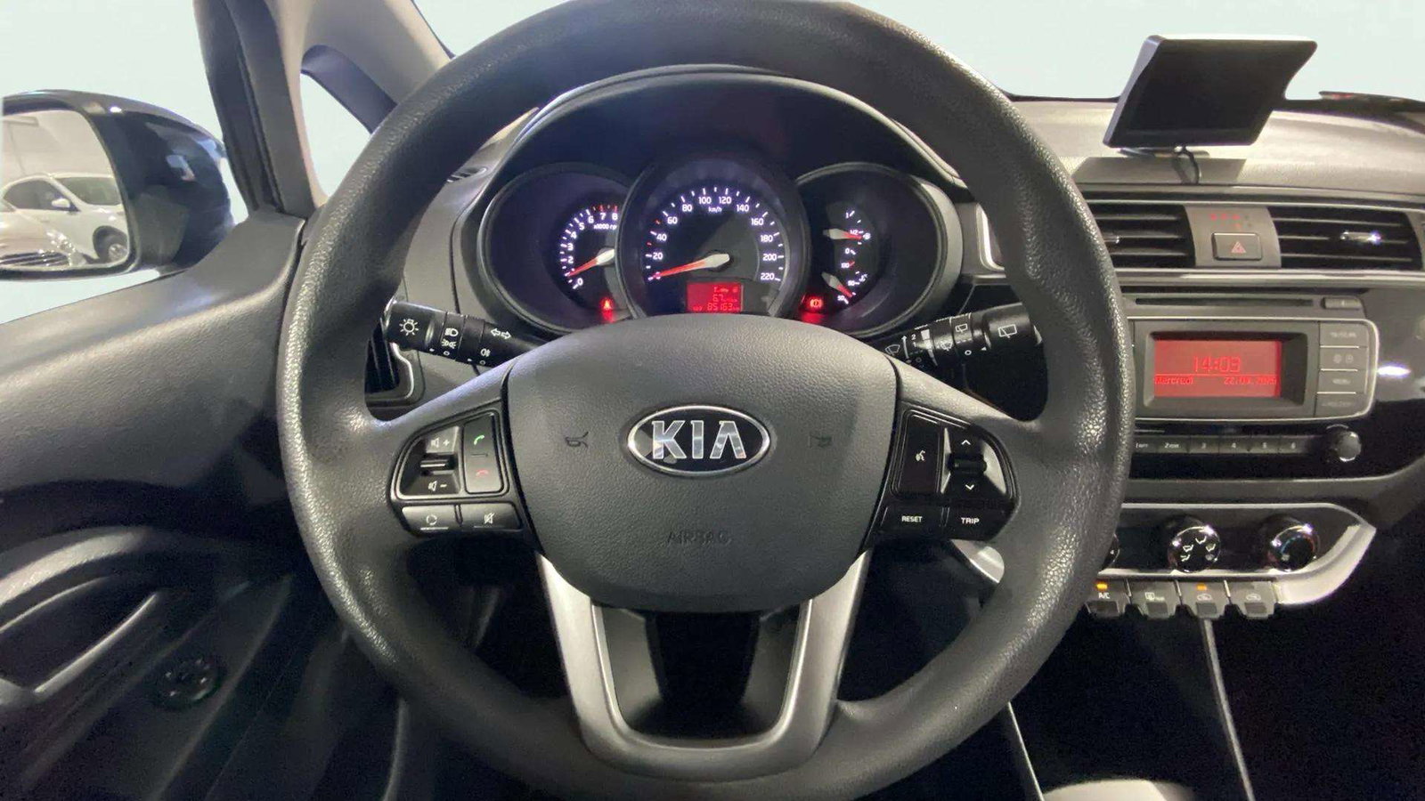 https://cdn-flexicar.caraffinity.it/public_appraisal_images_pro/images/stock/250359/6fwpfNPZ65__8903JXS_71609b40136a4d1a937af0e45ad98bd9_Interior_11.jpeg.jpg