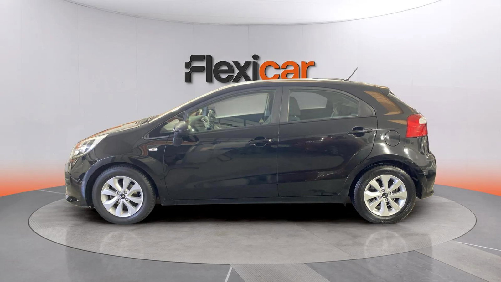 https://cdn-flexicar.caraffinity.it/public_appraisal_images_pro/images/stock/250359/nYMJMVEfrf__8903JXS_71609b40136a4d1a937af0e45ad98bd9_Exterior_2.jpeg.jpg