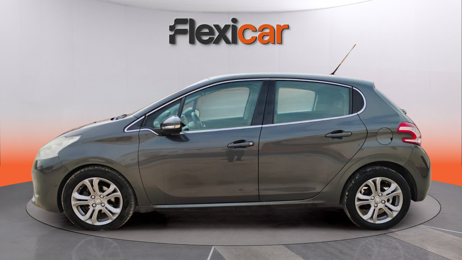 https://cdn-flexicar.caraffinity.it/public_appraisal_images_pro/images/stock/250718/FAnoA39Yei__img-77217c4f-87ba-4e34-aeb2-4b76a4ff.jpeg