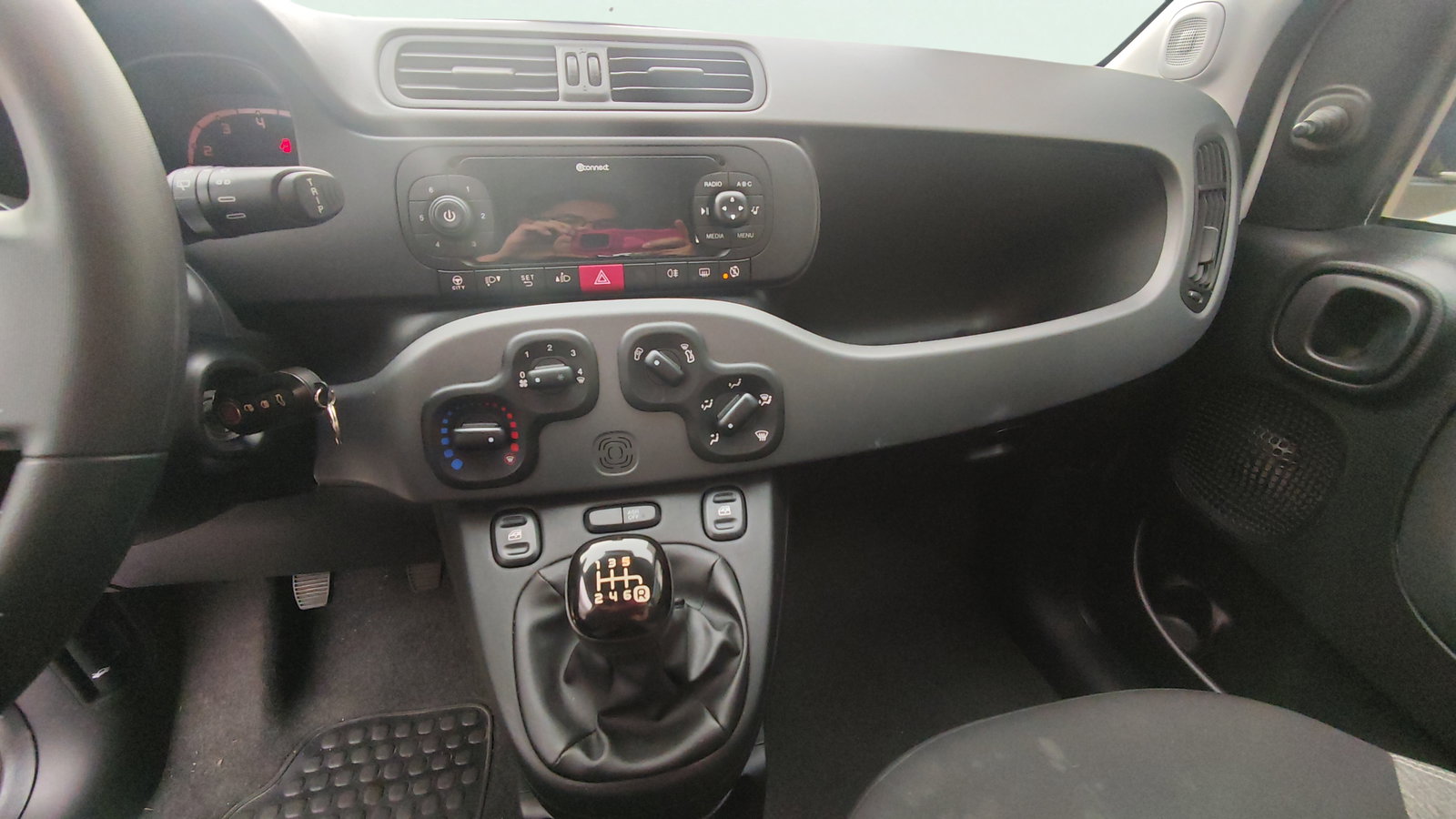 https://cdn-flexicar.caraffinity.it/public_appraisal_images_pro/images/stock/253538/6Sa9X93fMa__img-68b34f62-1c25-4aeb-84ba-6a15ce035d68.jpeg