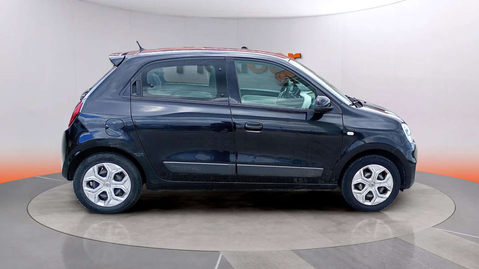 https://cdn-flexicar.caraffinity.it/public_appraisal_images_pro/images/stock/253639/8NelGaQTL9__8258MJC_d11f6a47d4f04e78af20aa8175716034_Exterior_6.jpg.jpg