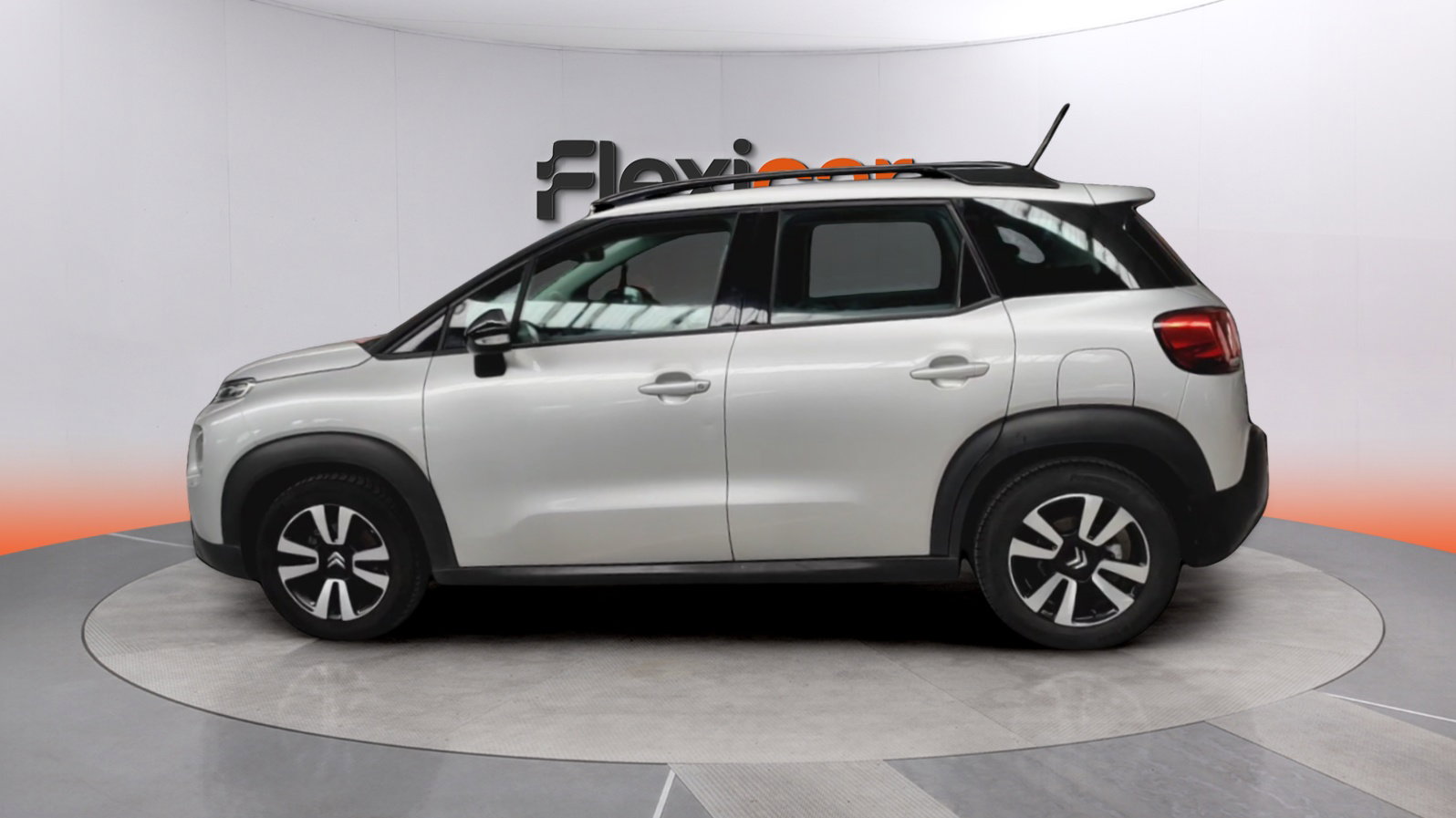 https://cdn-flexicar.caraffinity.it/public_appraisal_images_pro/images/stock/254945/lGTGTl0u58__img-846d6955-87da-4e91-a023-1aaf1b90e887.jpeg