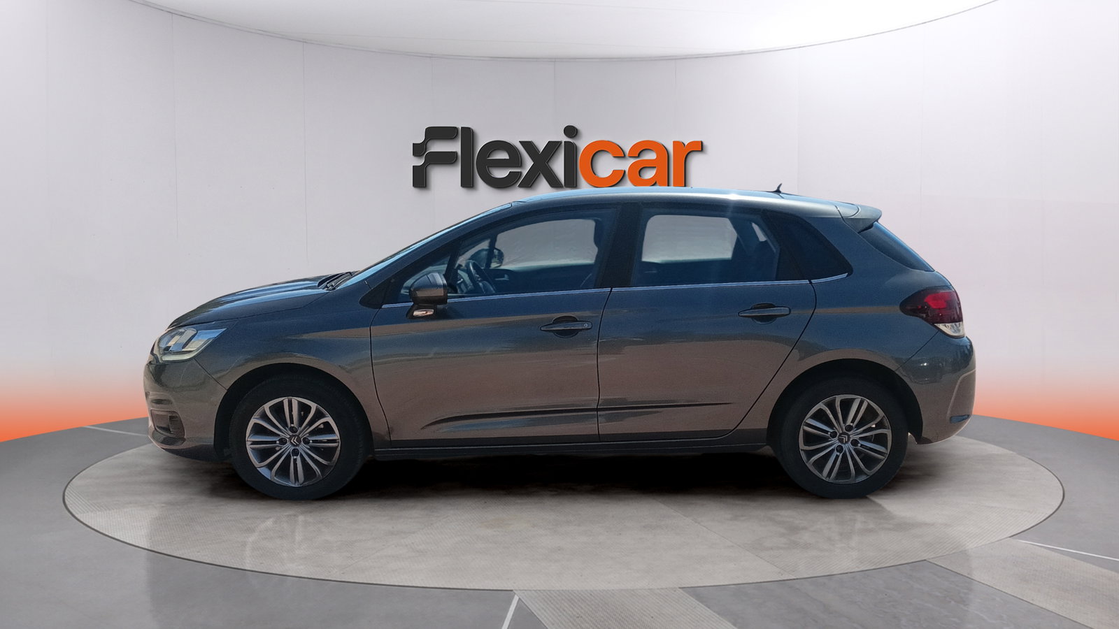 https://cdn-flexicar.caraffinity.it/public_appraisal_images_pro/images/stock/256155/OCULyzFppl__img-fc1784ca-e5de-4119-84f0-a159785accce.jpeg