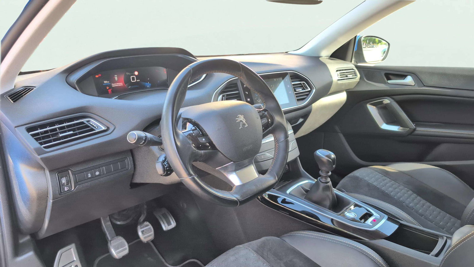 https://cdn-flexicar.caraffinity.it/public_appraisal_images_pro/images/stock/256746/dduoddGI3N__FV721QX_e63b2161eebd47b79d8bf998dde2cf0c_Interior_9.jpg.jpg