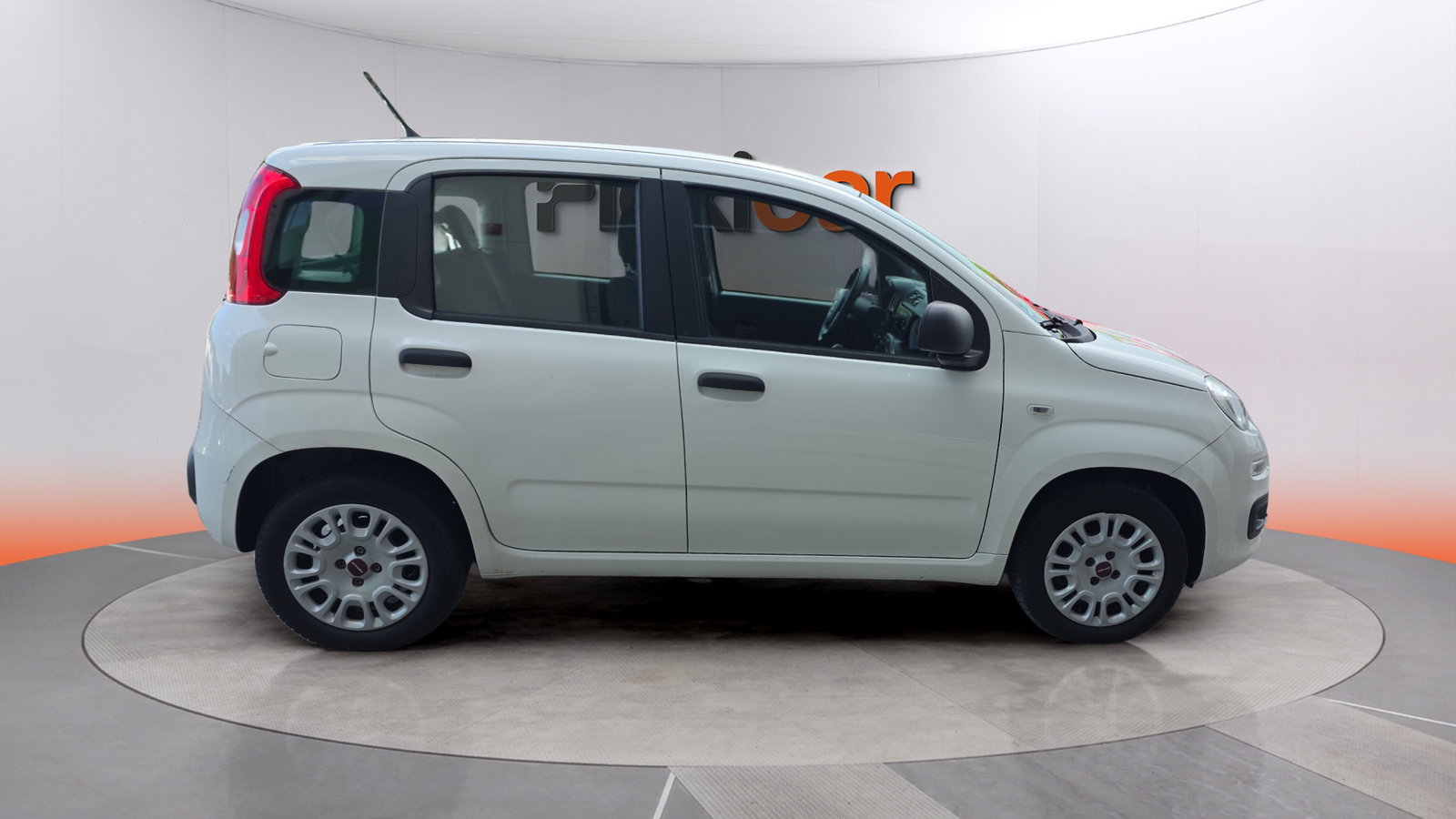 https://cdn-flexicar.caraffinity.it/public_appraisal_images_pro/images/stock/256991/lenegmKusQ__img-48a404ac-ee87-44c4-9d3d-ed6a847fc643.jpeg