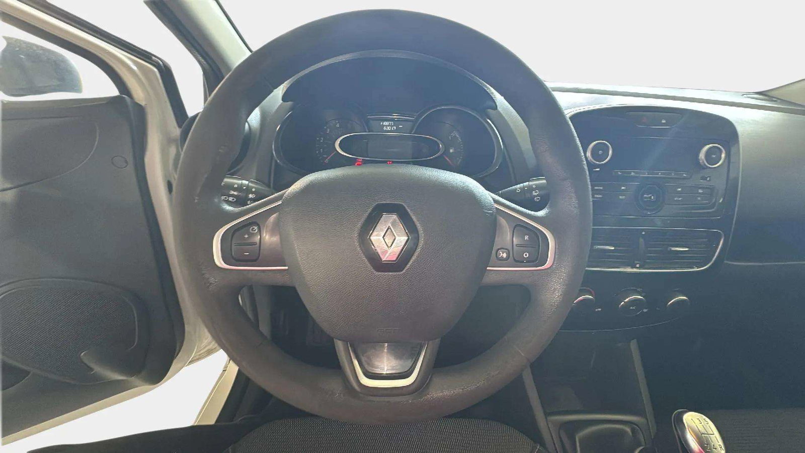 https://cdn-flexicar.caraffinity.it/public_appraisal_images_pro/images/stock/257778/7QCGLxtQDW__9640KCS_f6f59778558e4790b663dca2ba2aec2e_Interior_8.jpeg.jpg
