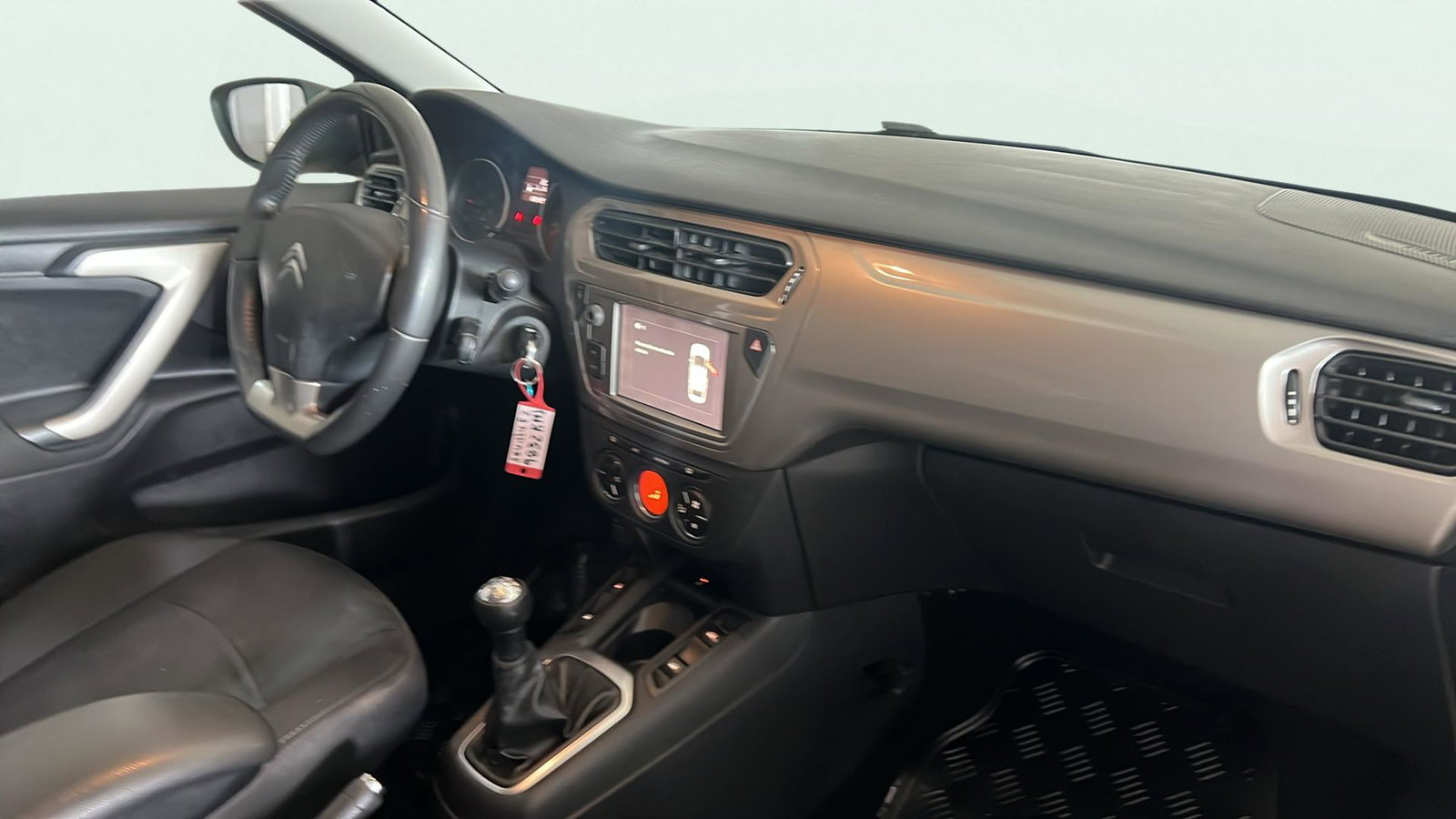 https://cdn-flexicar.caraffinity.it/public_appraisal_images_pro/images/stock/258163/fVvtEkJgR2__img-d5545e5b-3381-411b-853d-2cdb9d2d85eb.jpeg