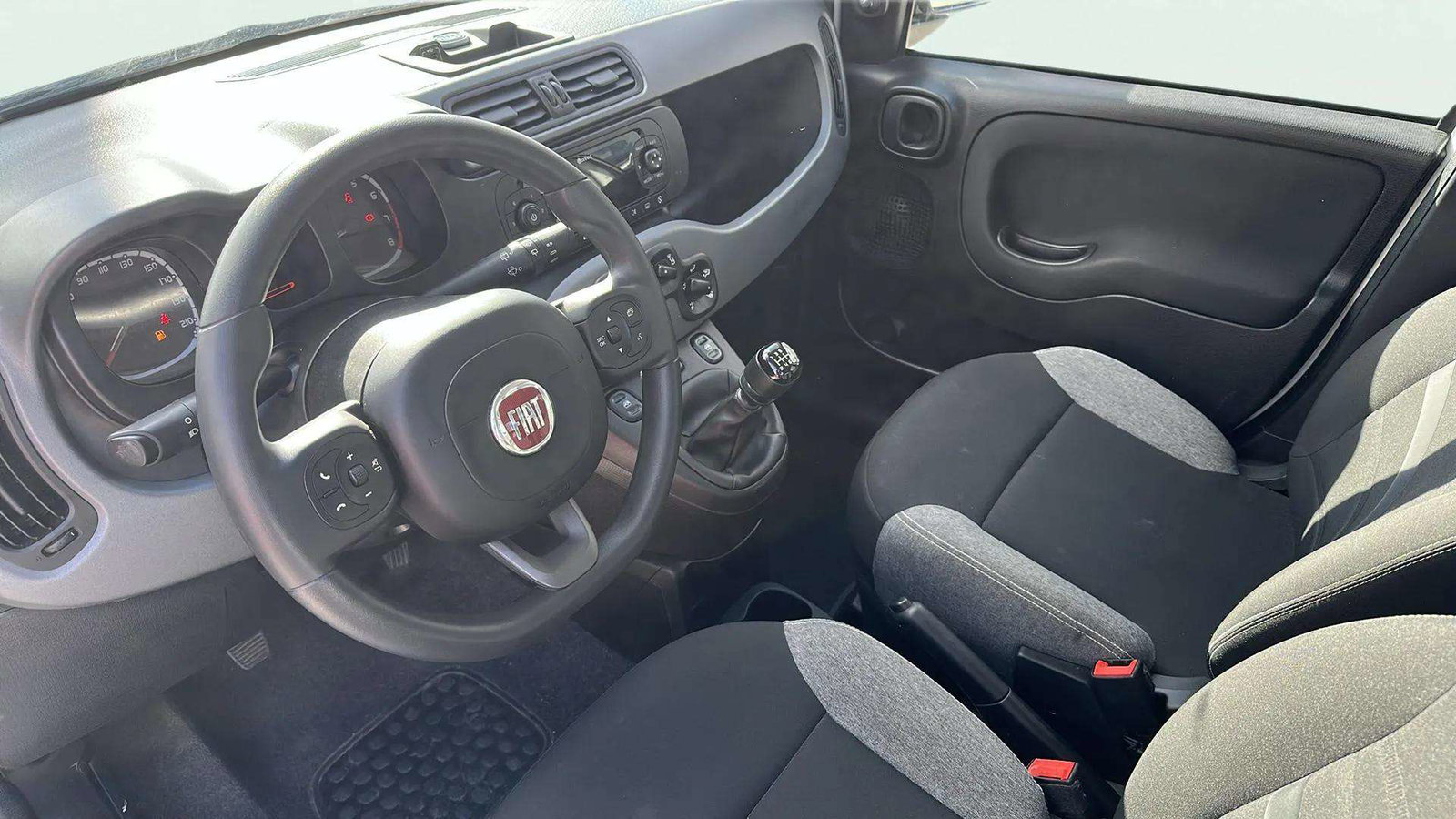 https://cdn-flexicar.caraffinity.it/public_appraisal_images_pro/images/stock/258980/zOhb4pXDsa__8187MBG_95c715d71c9b47b2bc2e2542b107b676_Interior_15.jpeg.jpg
