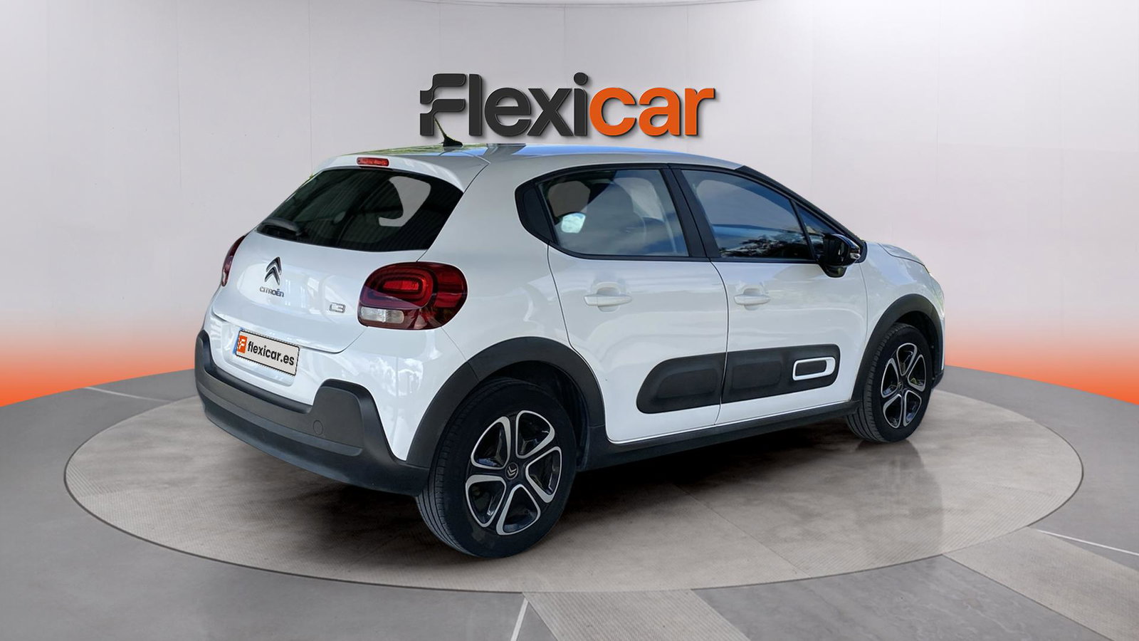 https://cdn-flexicar.caraffinity.it/public_appraisal_images_pro/images/stock/259943/EBUajszjCT__img-7333e6ad-0bd2-4beb-a991-2e6b8f722d4d.jpeg
