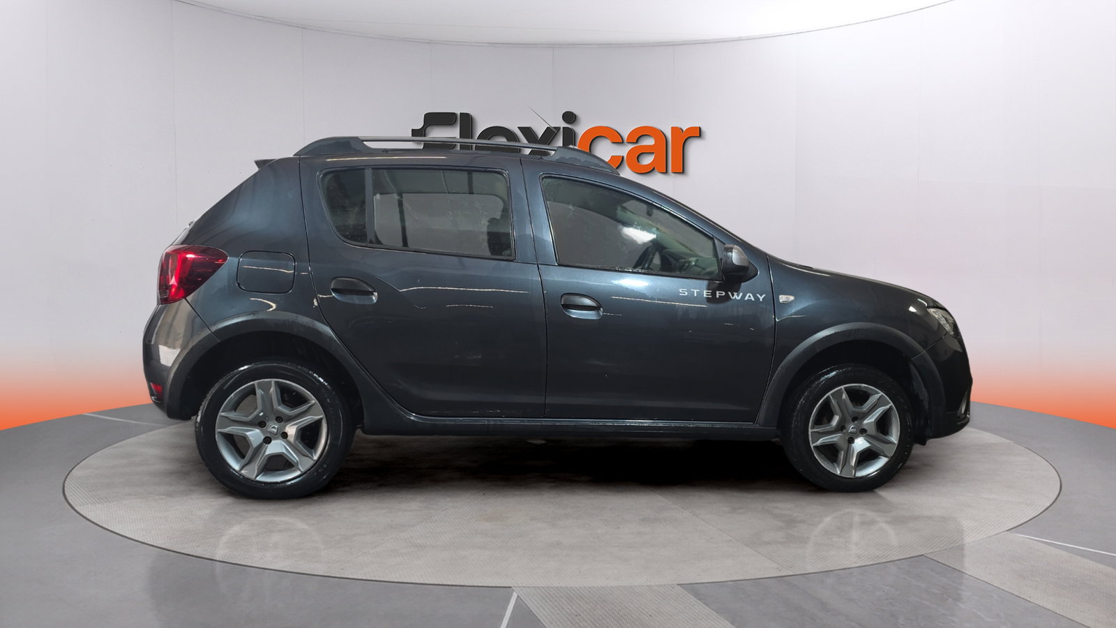 https://cdn-flexicar.caraffinity.it/public_appraisal_images_pro/images/stock/260435/usYgxxNZxZ__img-cf8deba2-98b4-498d-88a3-7c45642cd4a9.jpeg