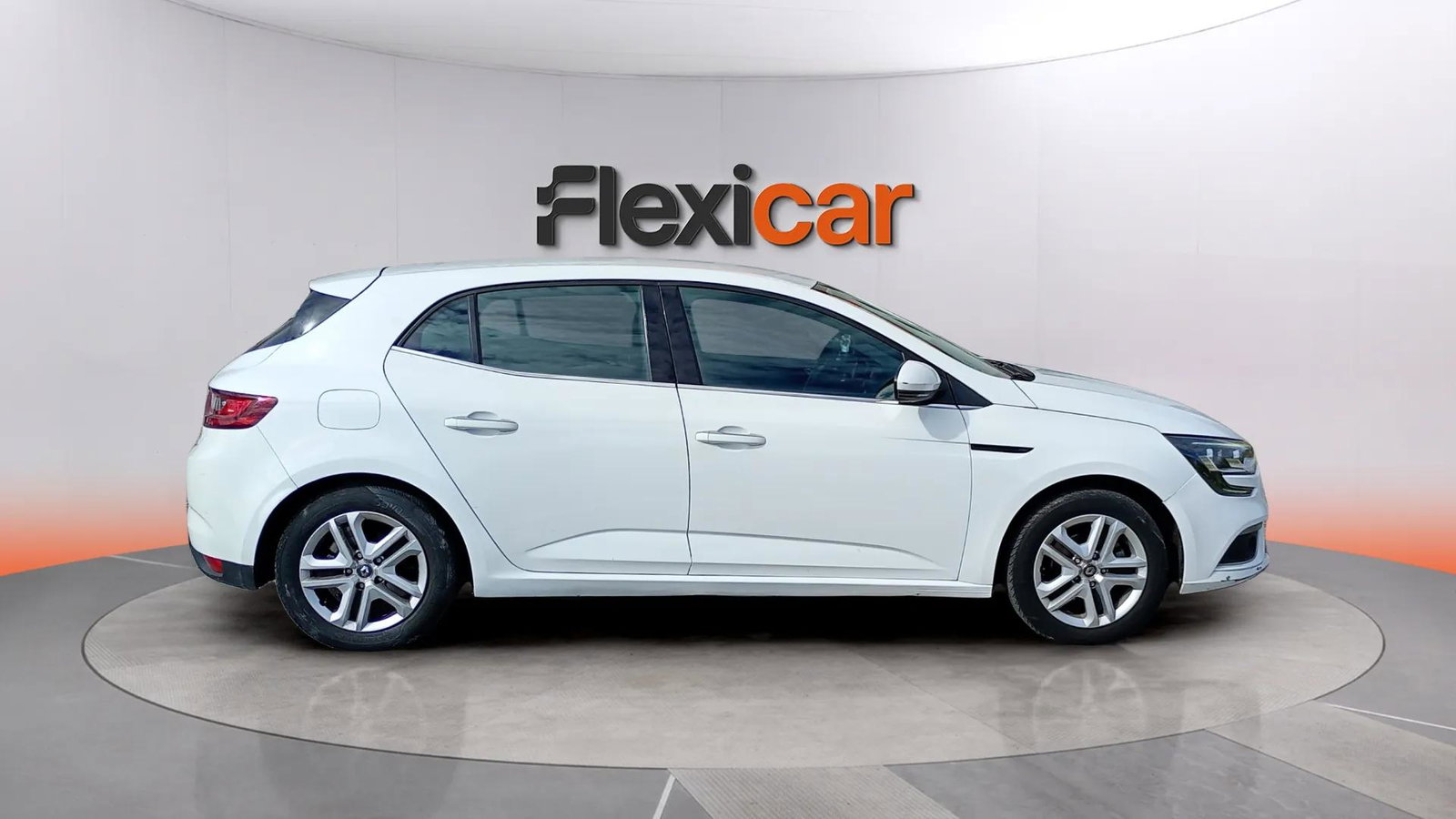 https://cdn-flexicar.caraffinity.it/public_appraisal_images_pro/images/stock/261032/RQZy89OLY0__1966KFB_7ef968a39c4a4b85b1e471ca622fe9e2_Exterior_6.jpg.jpg