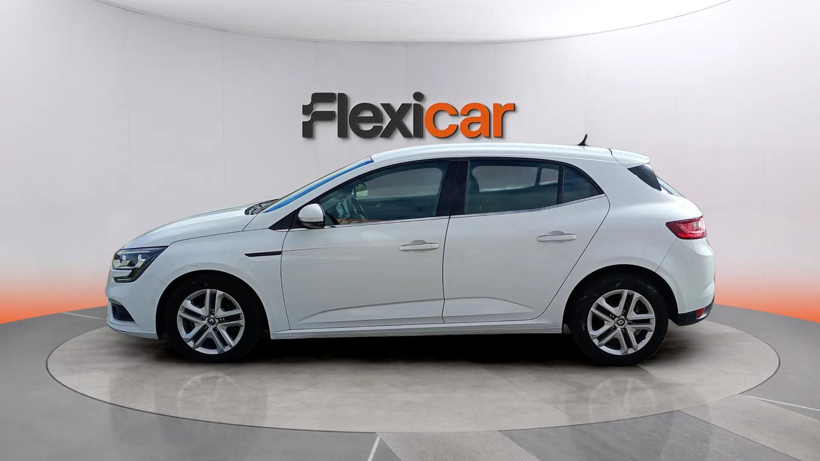 https://cdn-flexicar.caraffinity.it/public_appraisal_images_pro/images/stock/261032/w5nXkpsHMD__1966KFB_7ef968a39c4a4b85b1e471ca622fe9e2_Exterior_2.jpg.jpg
