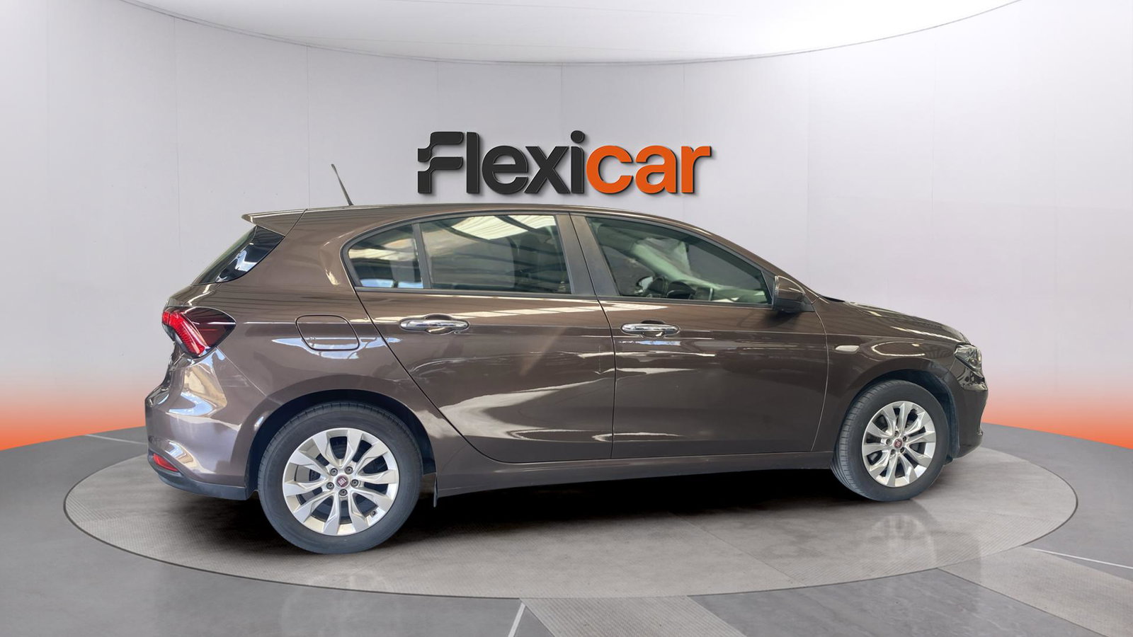https://cdn-flexicar.caraffinity.it/public_appraisal_images_pro/images/stock/261171/K4XYLVafj5__img-aa3e0951-890d-419c-bab5-af30edb10135.jpeg
