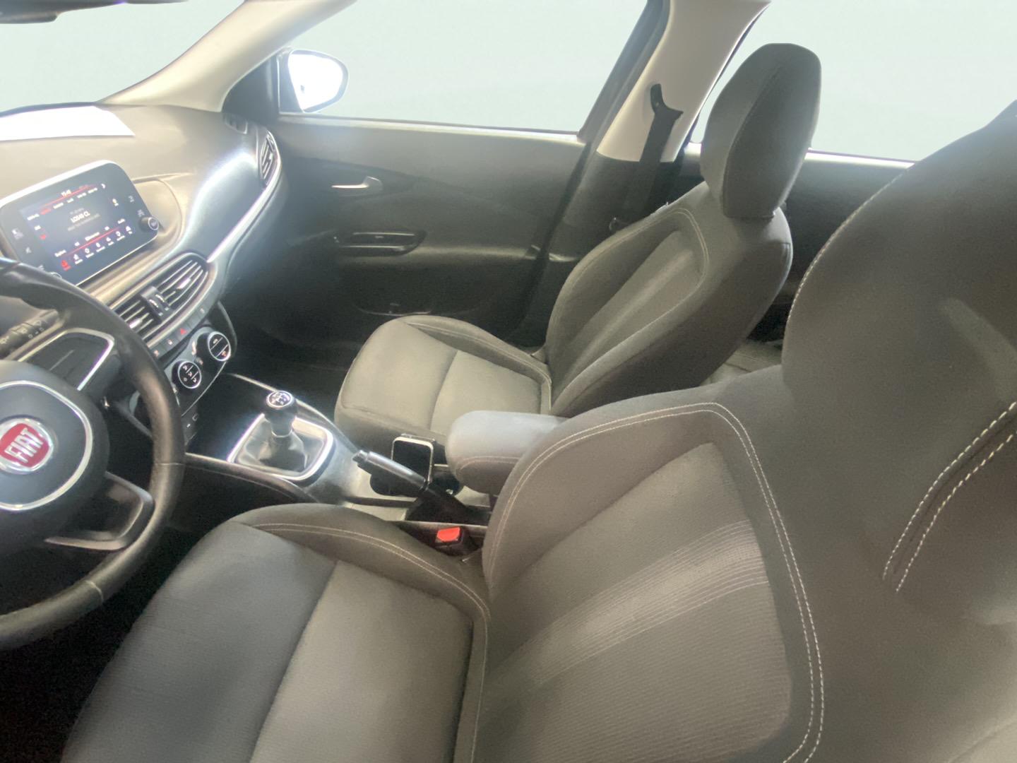 https://cdn-flexicar.caraffinity.it/public_appraisal_images_pro/images/stock/261171/hL8HVrHk7m__img-88ac70fd-4f75-4b8e-a081-f33453ff1a41.jpeg