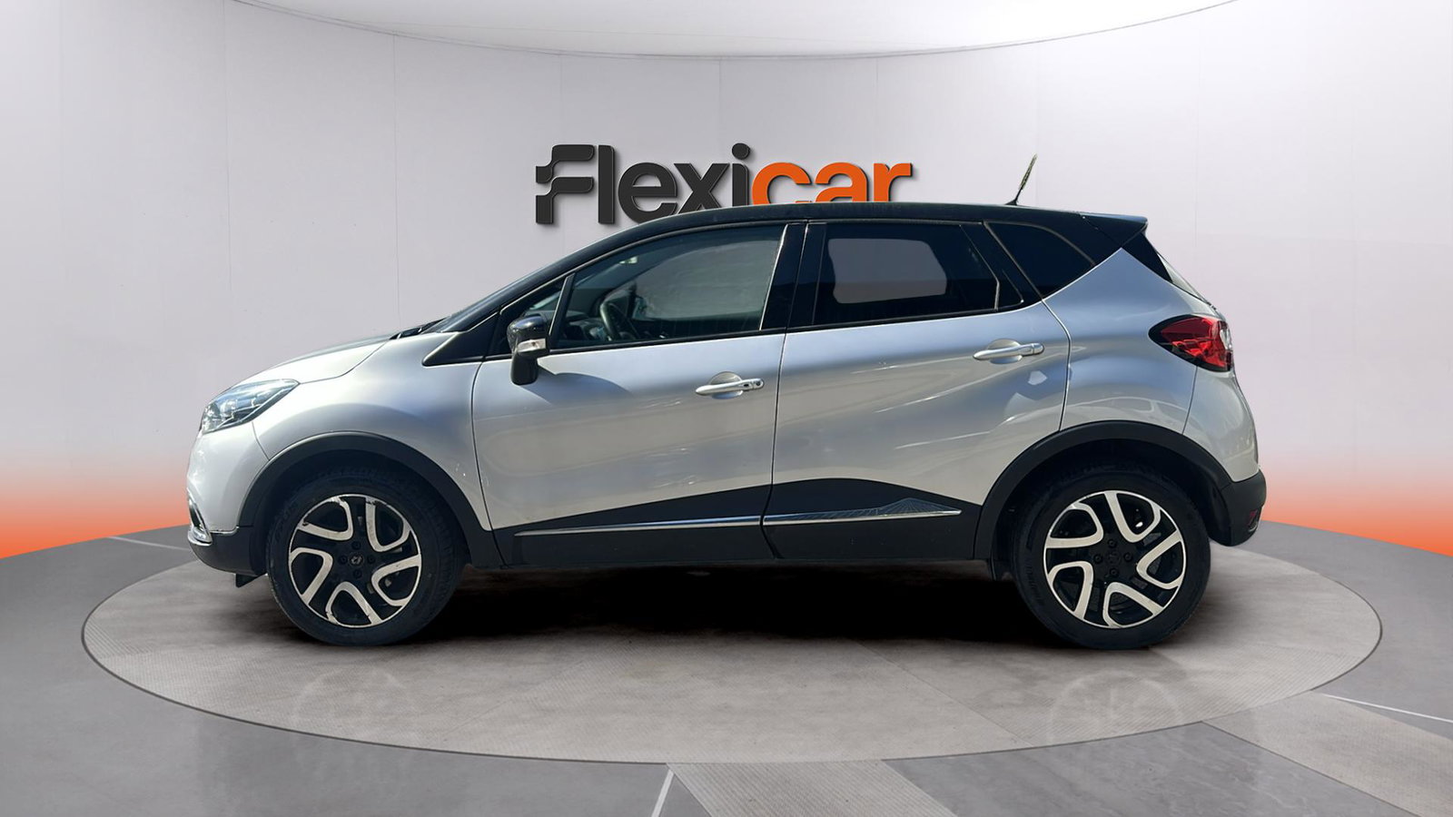 https://cdn-flexicar.caraffinity.it/public_appraisal_images_pro/images/stock/261250/3AuKeHHkZ4__img-f89ba820-b8d8-46f7-848e-f06a619949be.jpeg