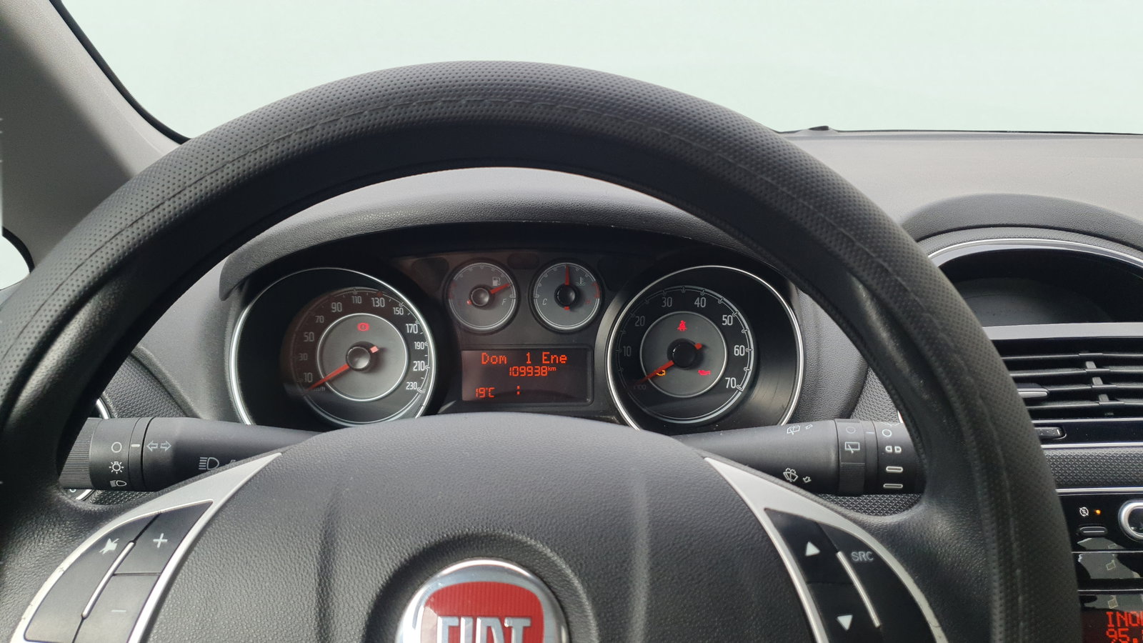 https://cdn-flexicar.caraffinity.it/public_appraisal_images_pro/images/stock/261259/iLReJZhL3S__img-48b36c57-fa33-473a-9095-b4de80cf85ed.jpeg