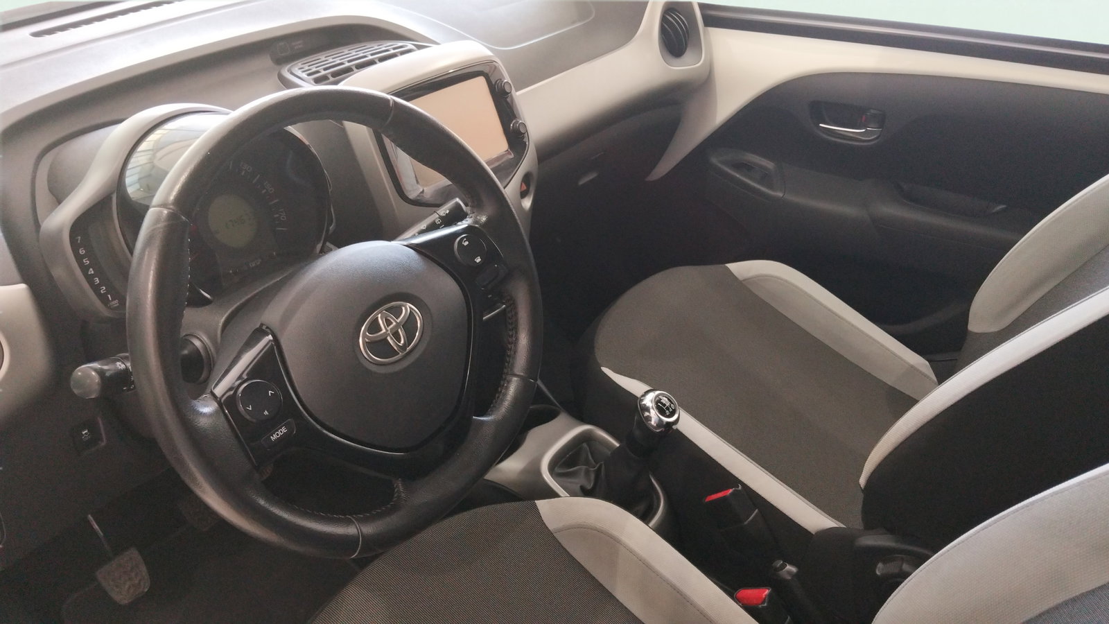 https://cdn-flexicar.caraffinity.it/public_appraisal_images_pro/images/stock/261886/B5ITpYScaM__img-cbf6e6b8-e9de-4fe2-9707-ebe9a484fbb0.jpeg