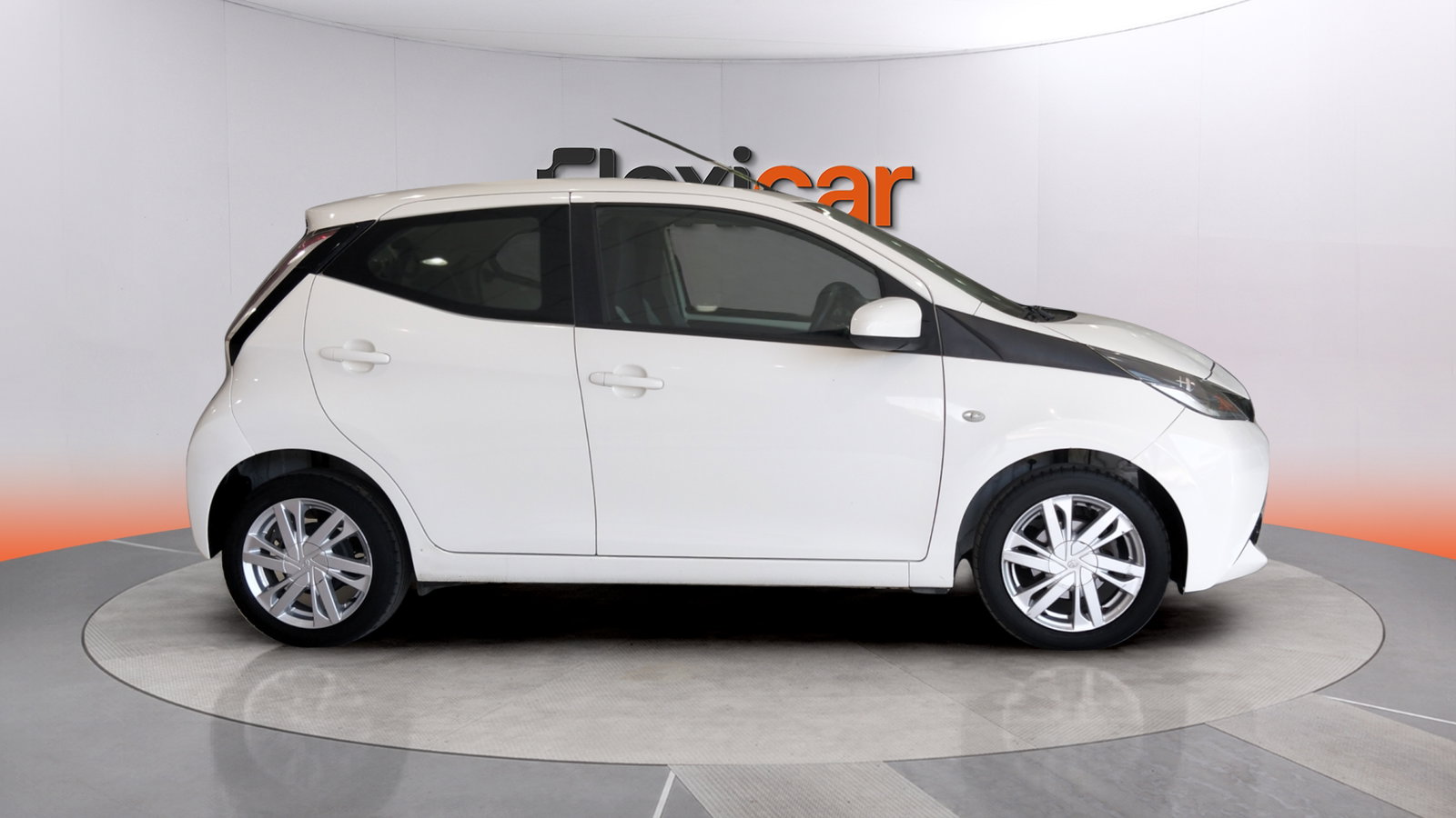 https://cdn-flexicar.caraffinity.it/public_appraisal_images_pro/images/stock/261886/eNWxDXcDZ5__img-39bb2b78-8ffa-4a9b-85a7-31997521c751.jpeg