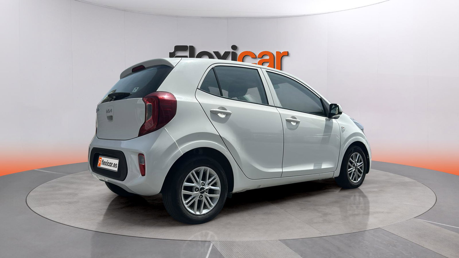 https://cdn-flexicar.caraffinity.it/public_appraisal_images_pro/images/stock/262061/DmcBXImoEv__img-5107e17d-4d5d-4da3-a16f-d16b045e29ec.jpeg