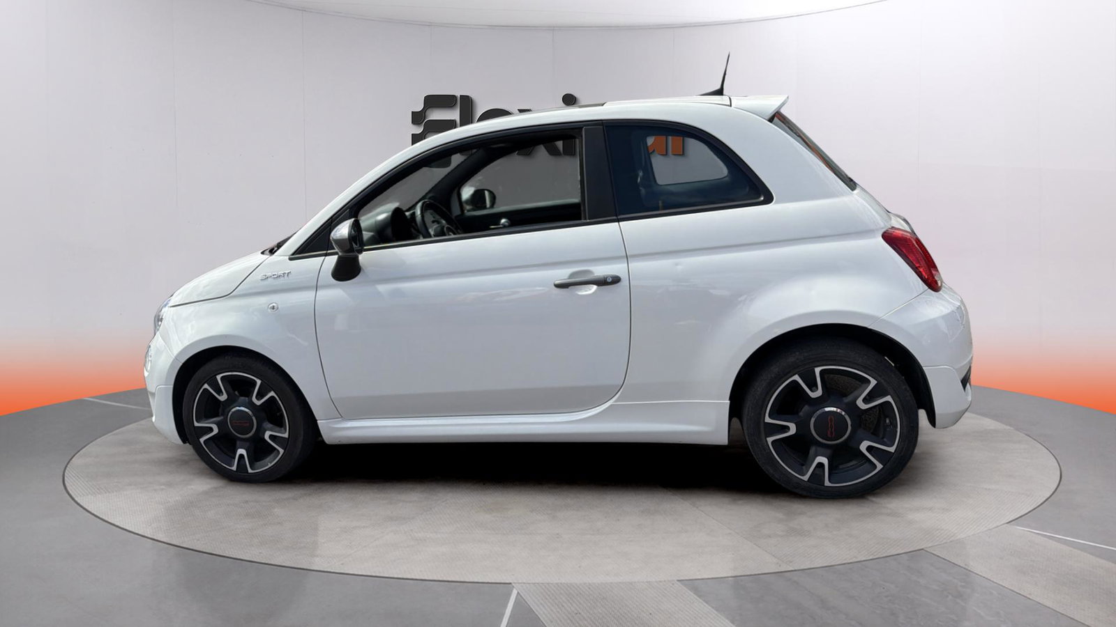 https://cdn-flexicar.caraffinity.it/public_appraisal_images_pro/images/stock/262236/dflMXXiePp__img-8d6bfe28-6fe5-47ec-978d-9aa5516149de.jpeg