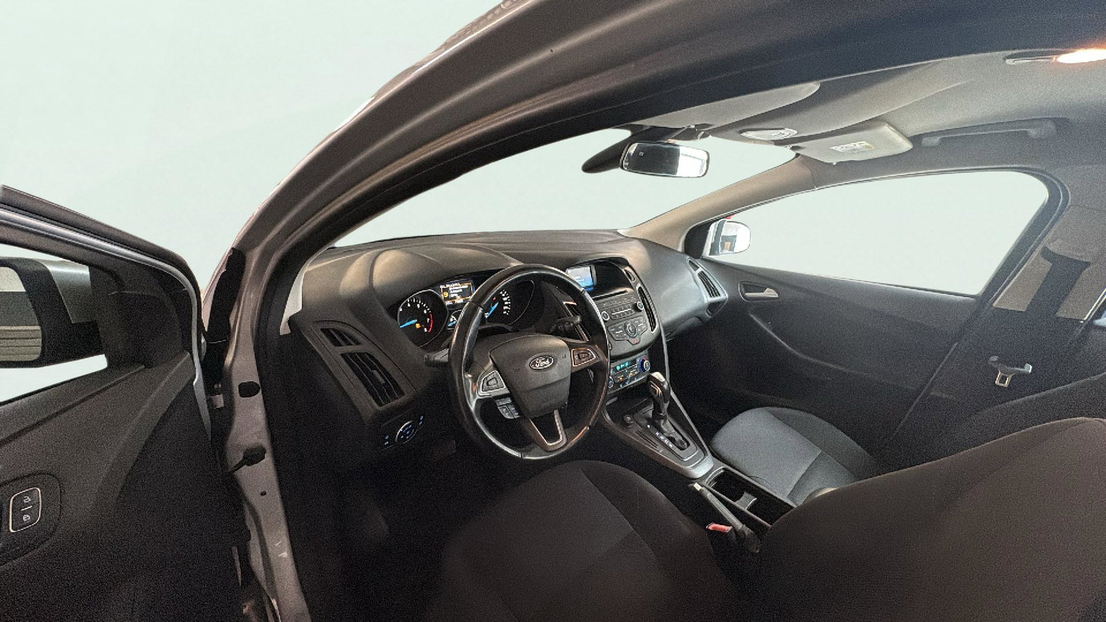 https://cdn-flexicar.caraffinity.it/public_appraisal_images_pro/images/stock/262596/5pXTpE1ODe__img-c3e70a28-506c-437f-830e-891382989c15.jpeg