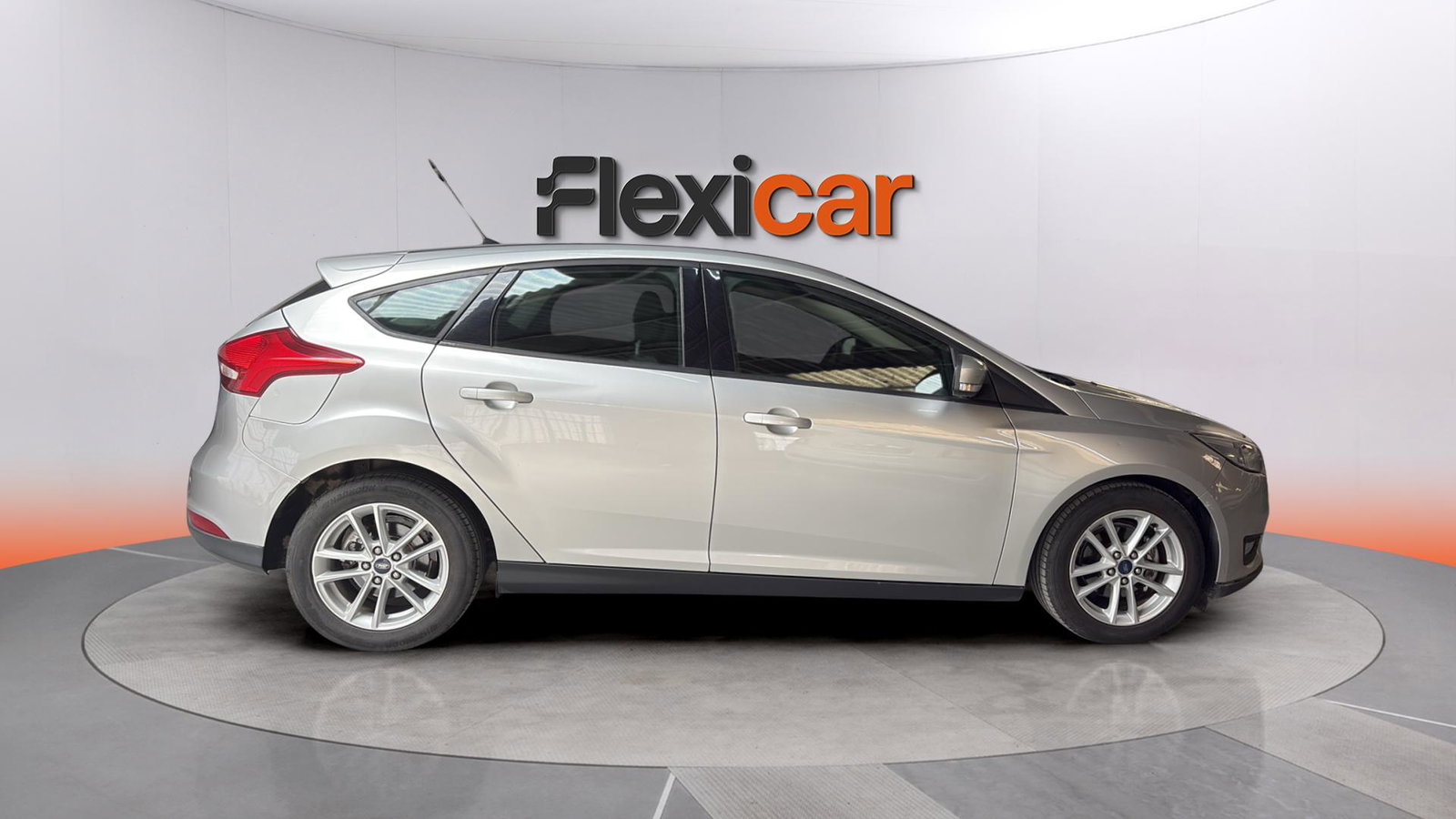 https://cdn-flexicar.caraffinity.it/public_appraisal_images_pro/images/stock/262596/bOMs2pfXBv__img-6c8d328f-6978-4af0-8554-8dd48cb1e9b7.jpeg