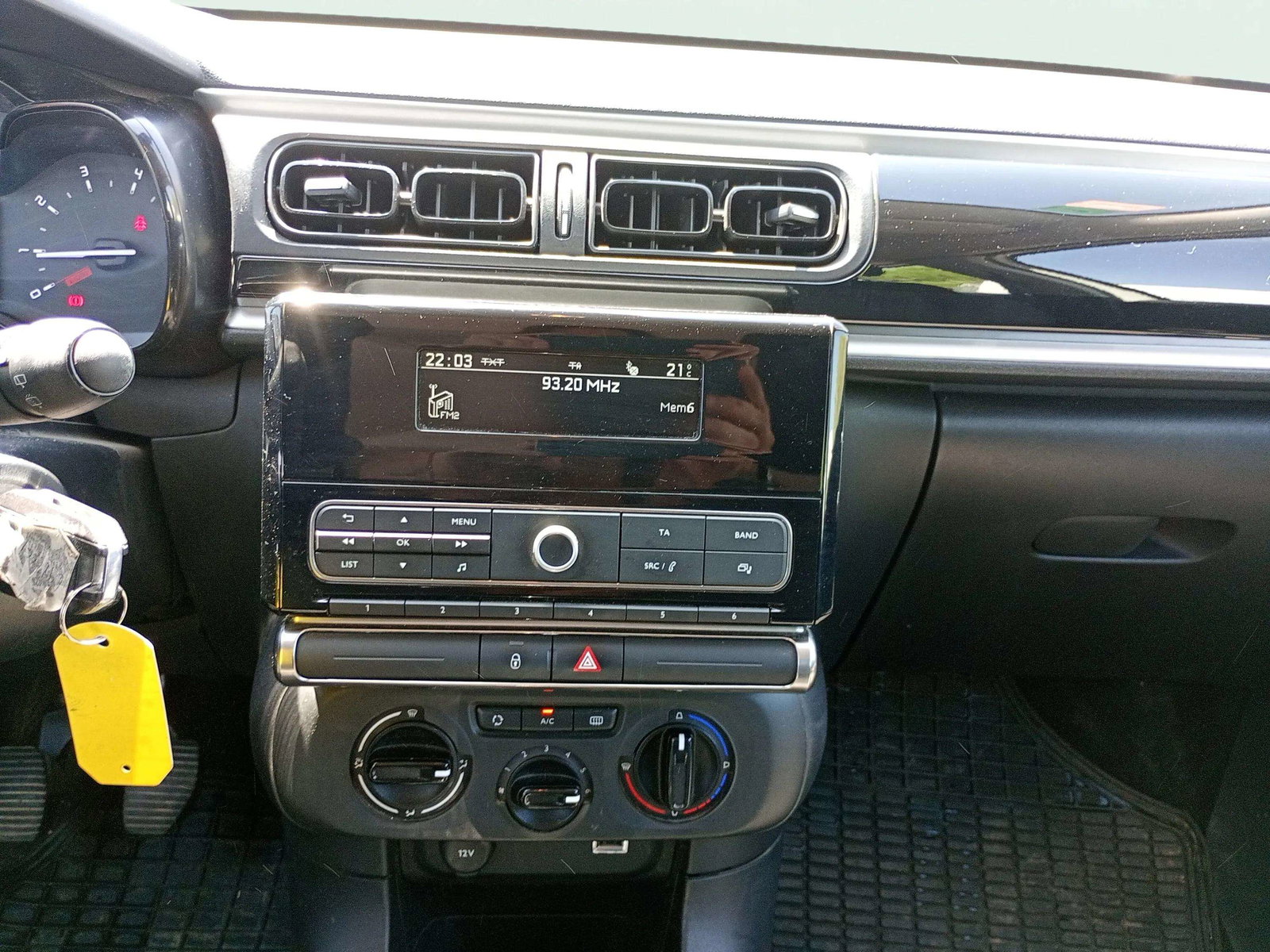 https://cdn-flexicar.caraffinity.it/public_appraisal_images_pro/images/stock/264409/WblL5wHJRG__VF7SXYHYPKT645336_f69b117af354459b98bfefab902250de_Interior_7.jpg.jpg
