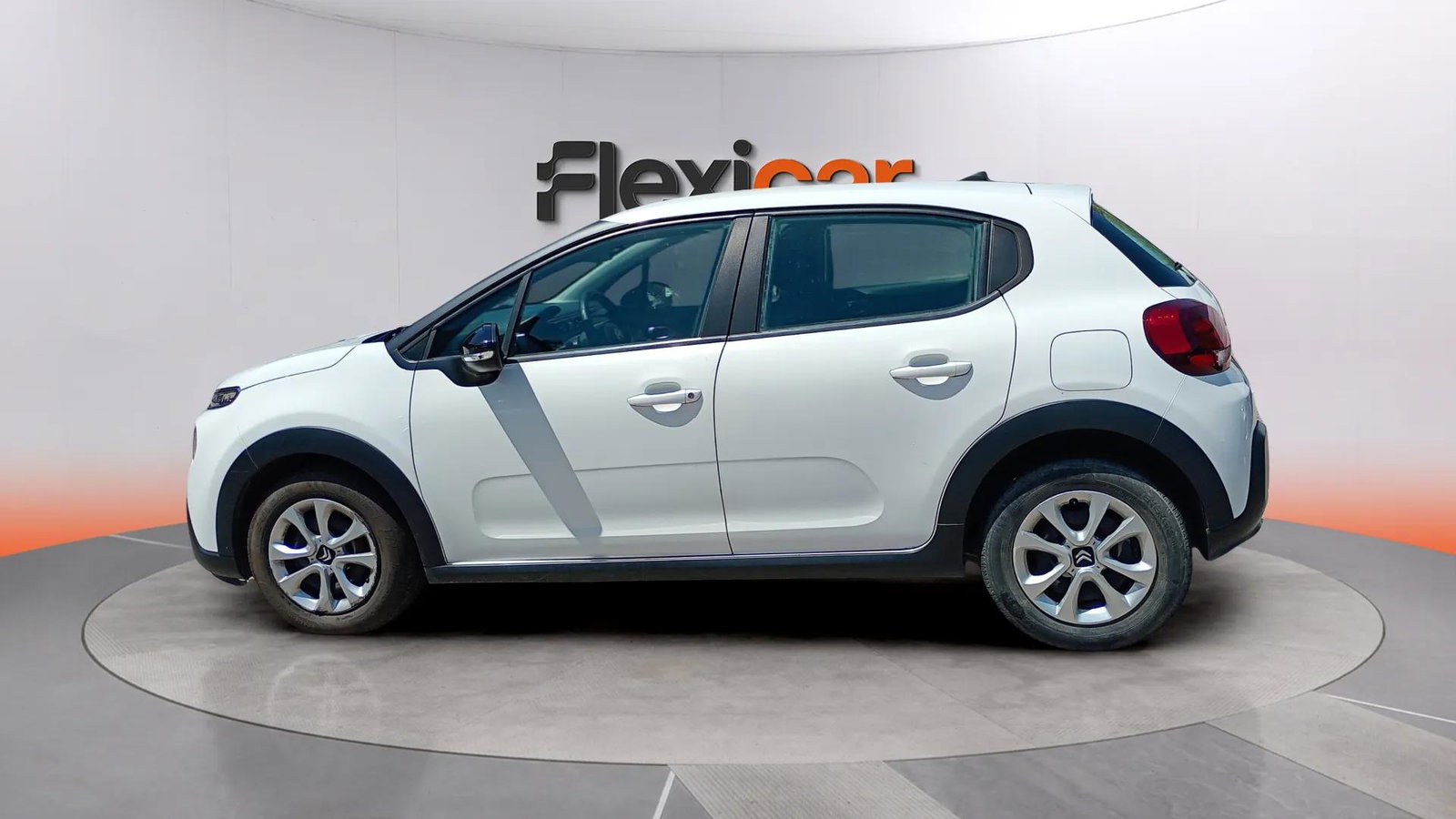 https://cdn-flexicar.caraffinity.it/public_appraisal_images_pro/images/stock/264409/qnPxVwLvpq__VF7SXYHYPKT645336_f69b117af354459b98bfefab902250de_Exterior_5.jpg.jpg