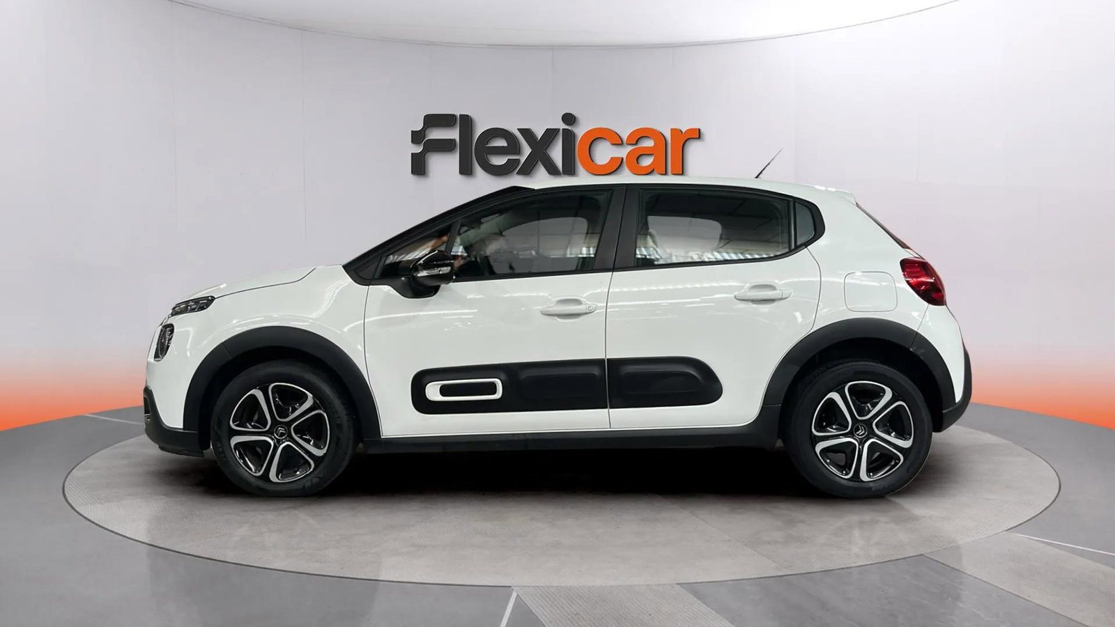 https://cdn-flexicar.caraffinity.it/public_appraisal_images_pro/images/stock/264563/2QQdJCcQwe__C3_820b46e1f12f4a43817b1e186d723165_Exterior_2.jpeg.jpg