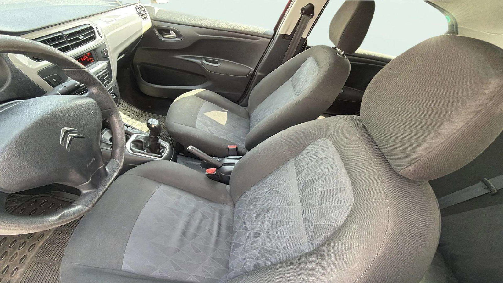 https://cdn-flexicar.caraffinity.it/public_appraisal_images_pro/images/stock/264666/MKgNfImcY8__1766JXB_cf3ea642bb284a9289a636b3de9f0c39_Interior_15.jpeg.jpg