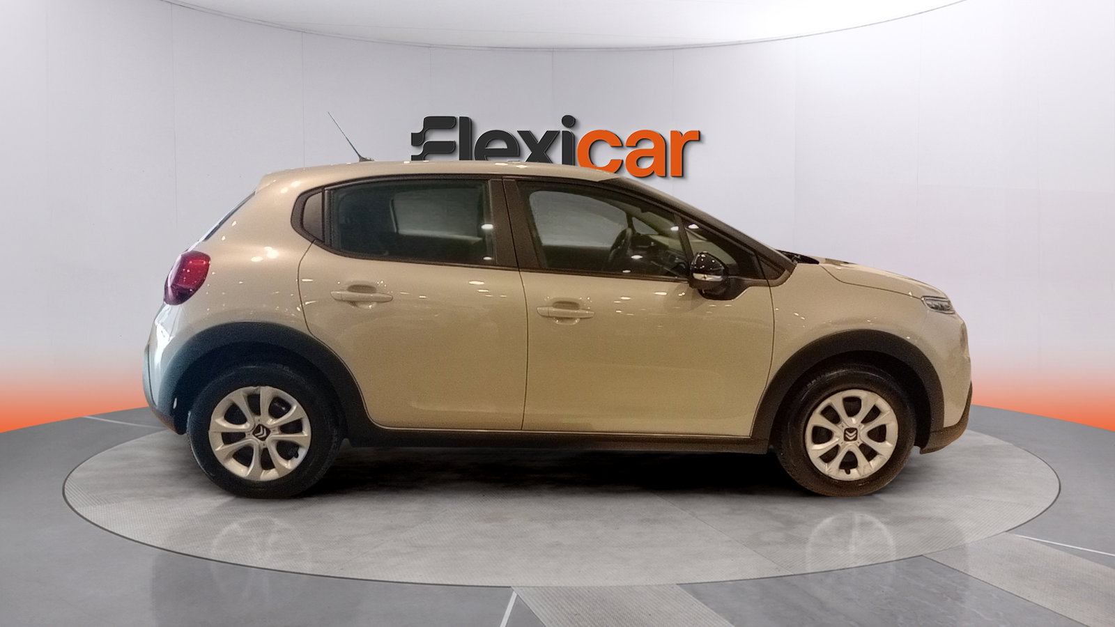 https://cdn-flexicar.caraffinity.it/public_appraisal_images_pro/images/stock/265081/RcxBuKVoN3__img-5dfea9bb-c54f-4747-abb2-208d6b6db1ee.jpeg