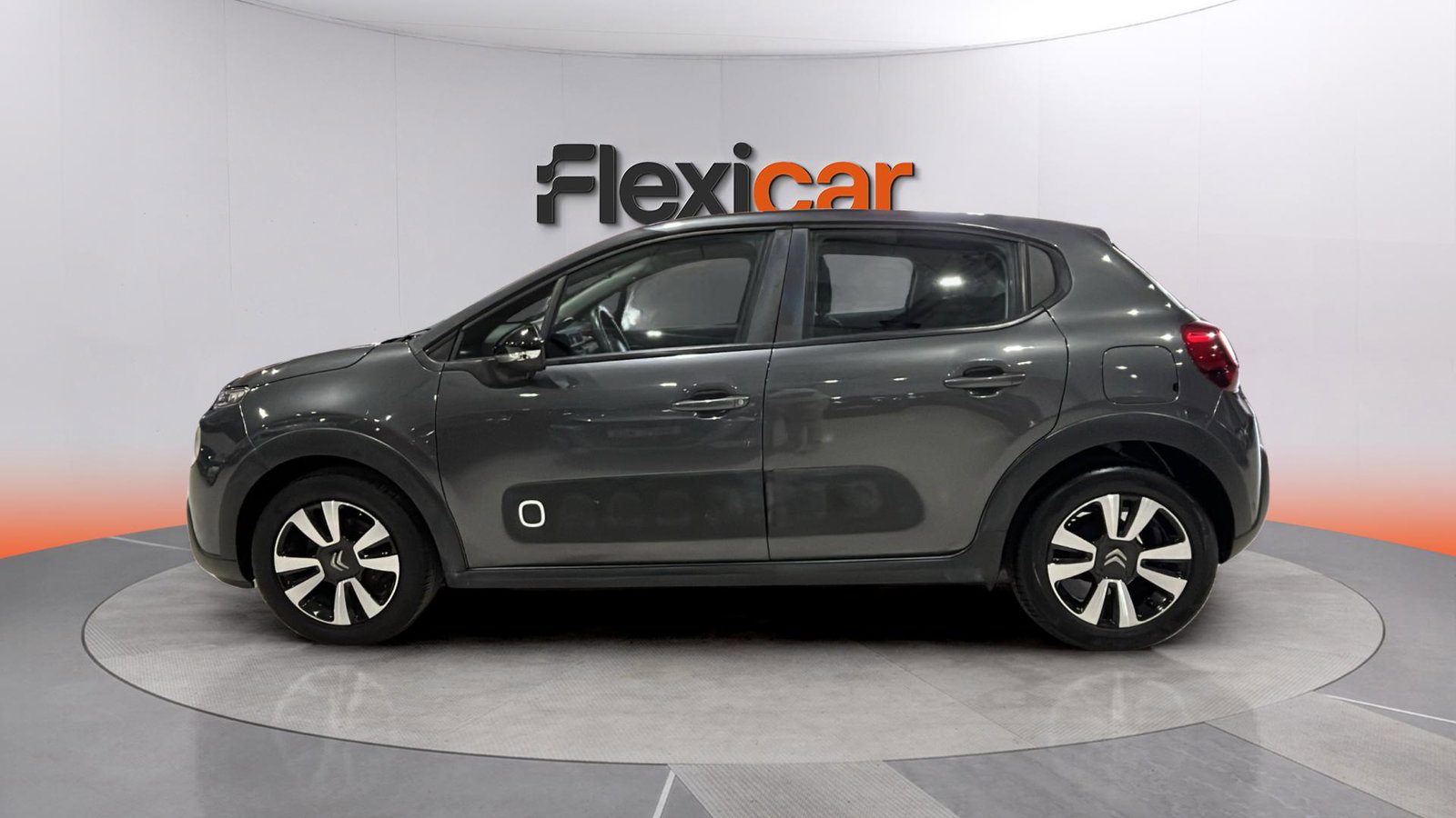 https://cdn-flexicar.caraffinity.it/public_appraisal_images_pro/images/stock/265173/EJ802IbeYP__img-5b3cdc7a-703c-4734-baf3-0e3826e529ef.jpeg