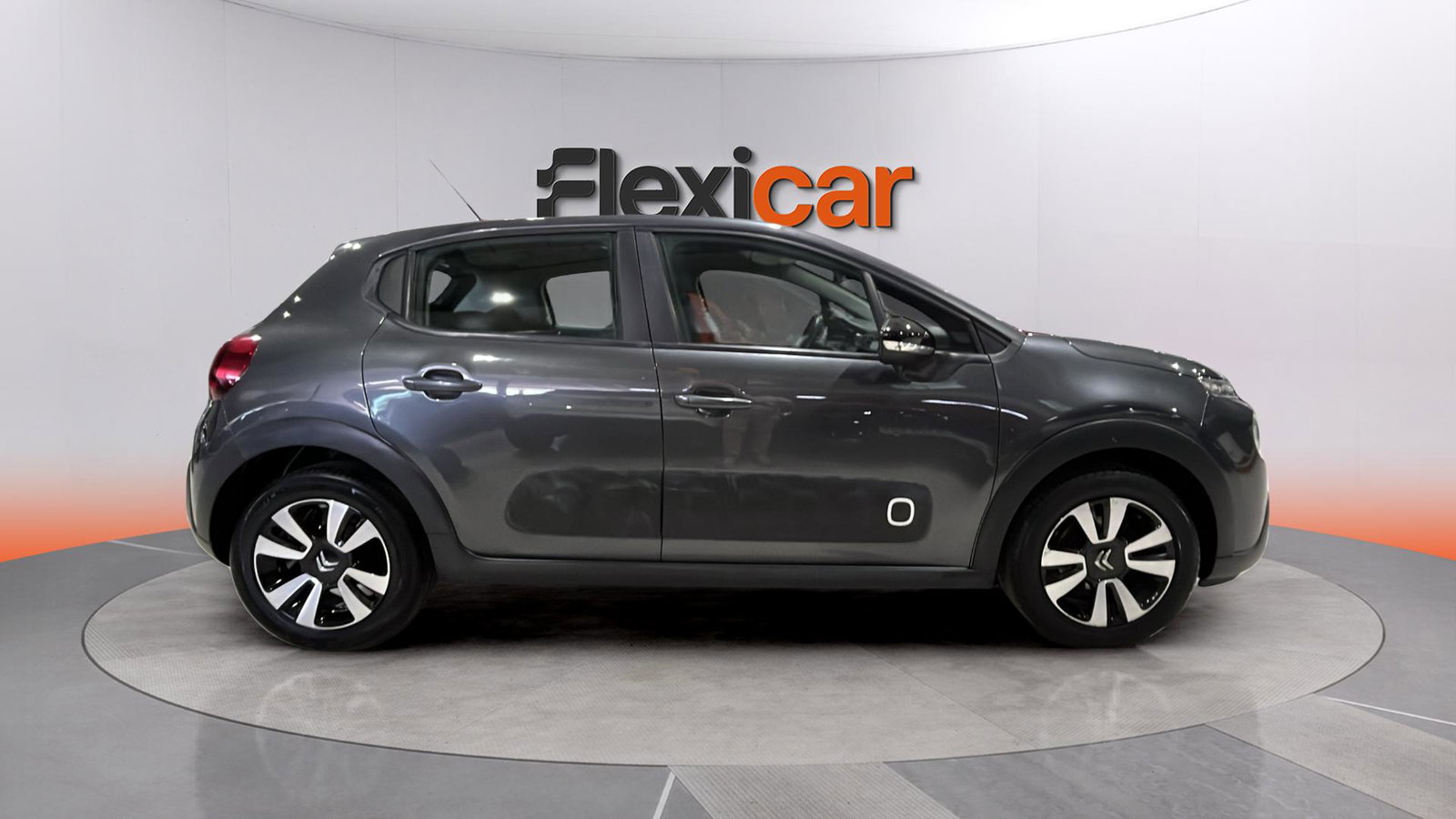 https://cdn-flexicar.caraffinity.it/public_appraisal_images_pro/images/stock/265173/Su8I6tNck6__img-b1a74fca-5ea2-47ee-a873-56d2b9867b13.jpeg