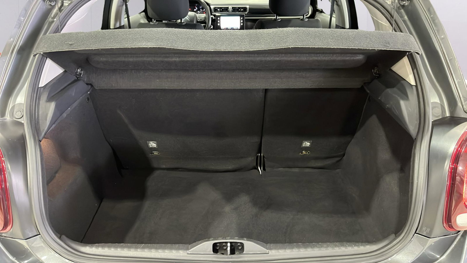 https://cdn-flexicar.caraffinity.it/public_appraisal_images_pro/images/stock/265173/lS8hyl219v__img-4677fea3-8b31-481a-8221-279a9d3ca9dd.jpeg