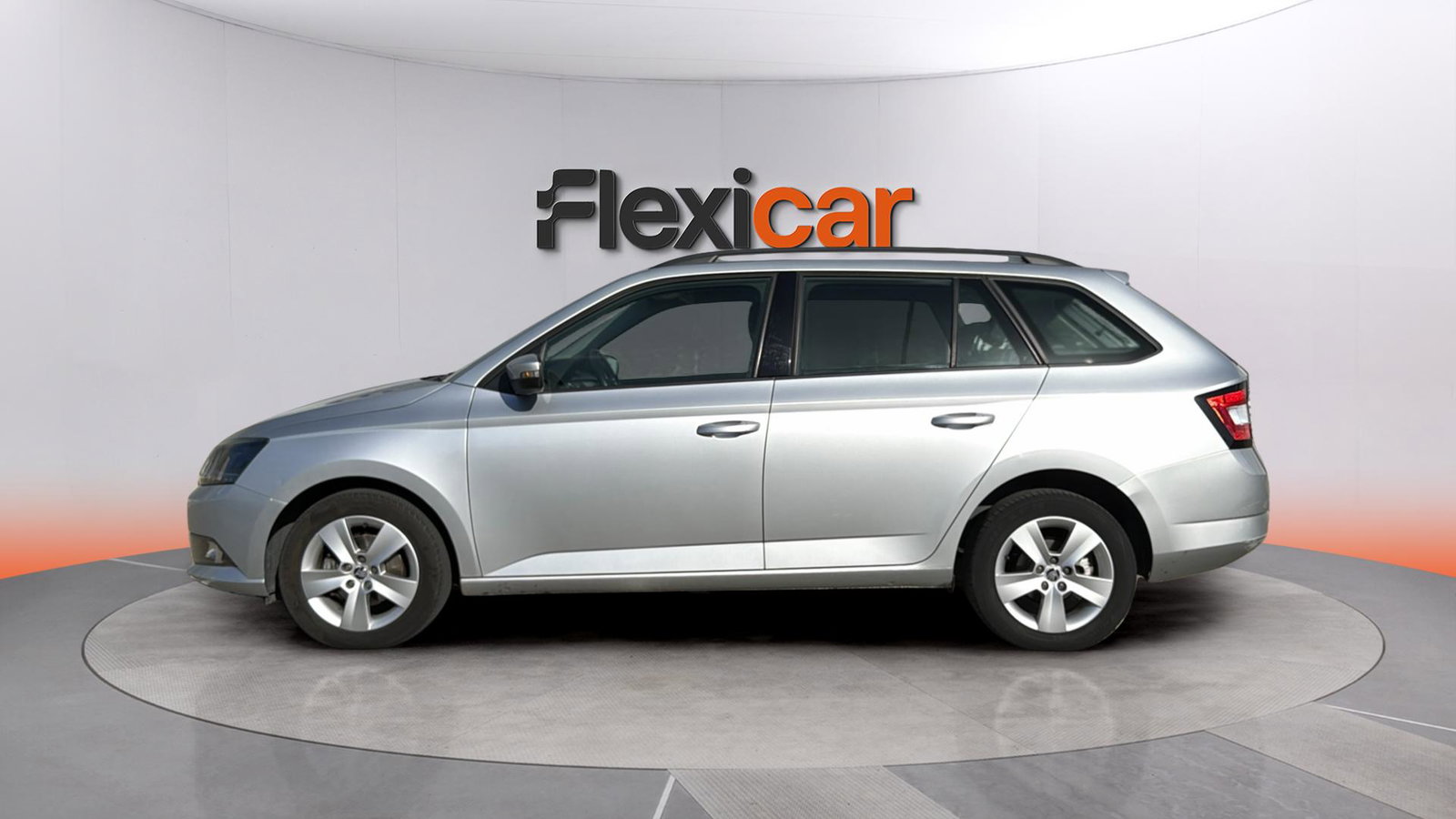 https://cdn-flexicar.caraffinity.it/public_appraisal_images_pro/images/stock/265494/X2Goul3jN3__img-19ab93c2-9a7f-4150-812b-37a16565bb57.jpeg
